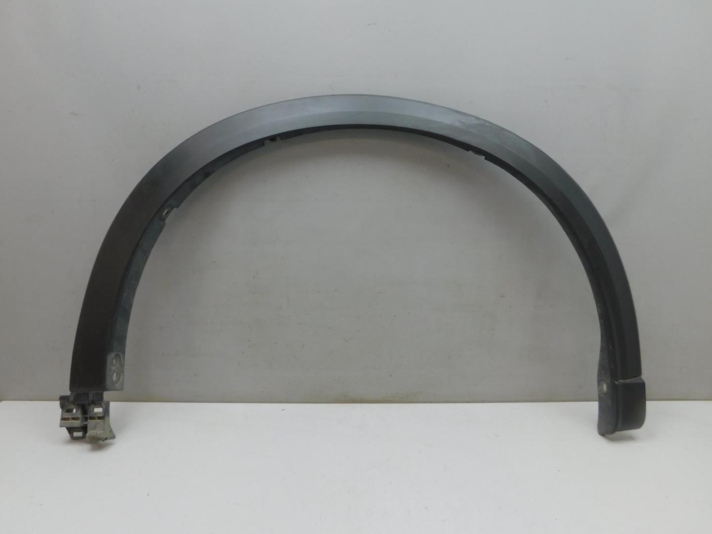 Накладка переднего крыла правого