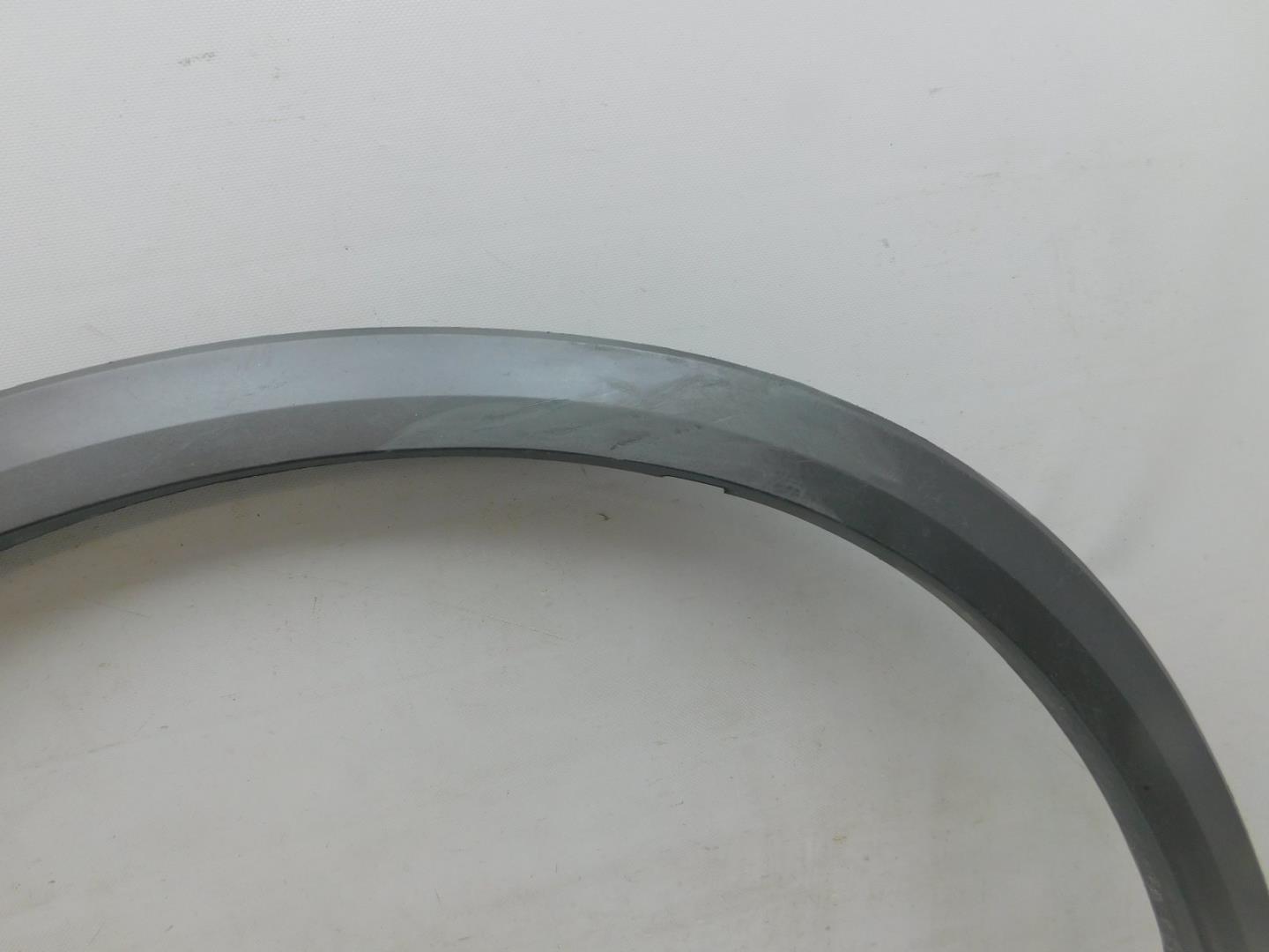 Накладка переднего крыла правого