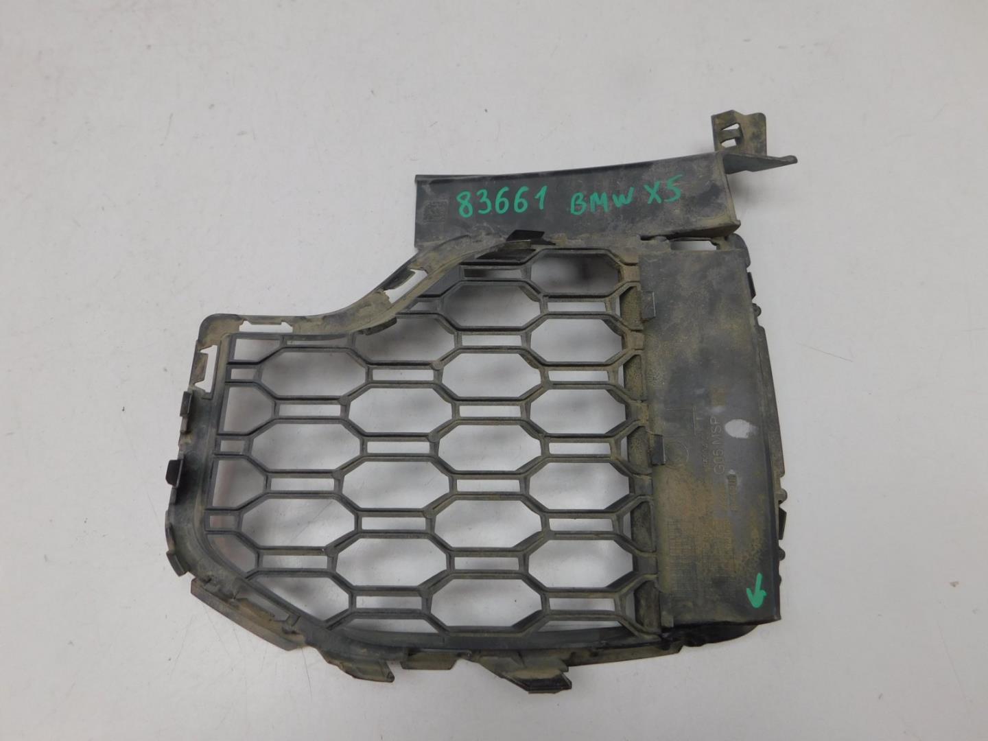 Решетка в бампер правая