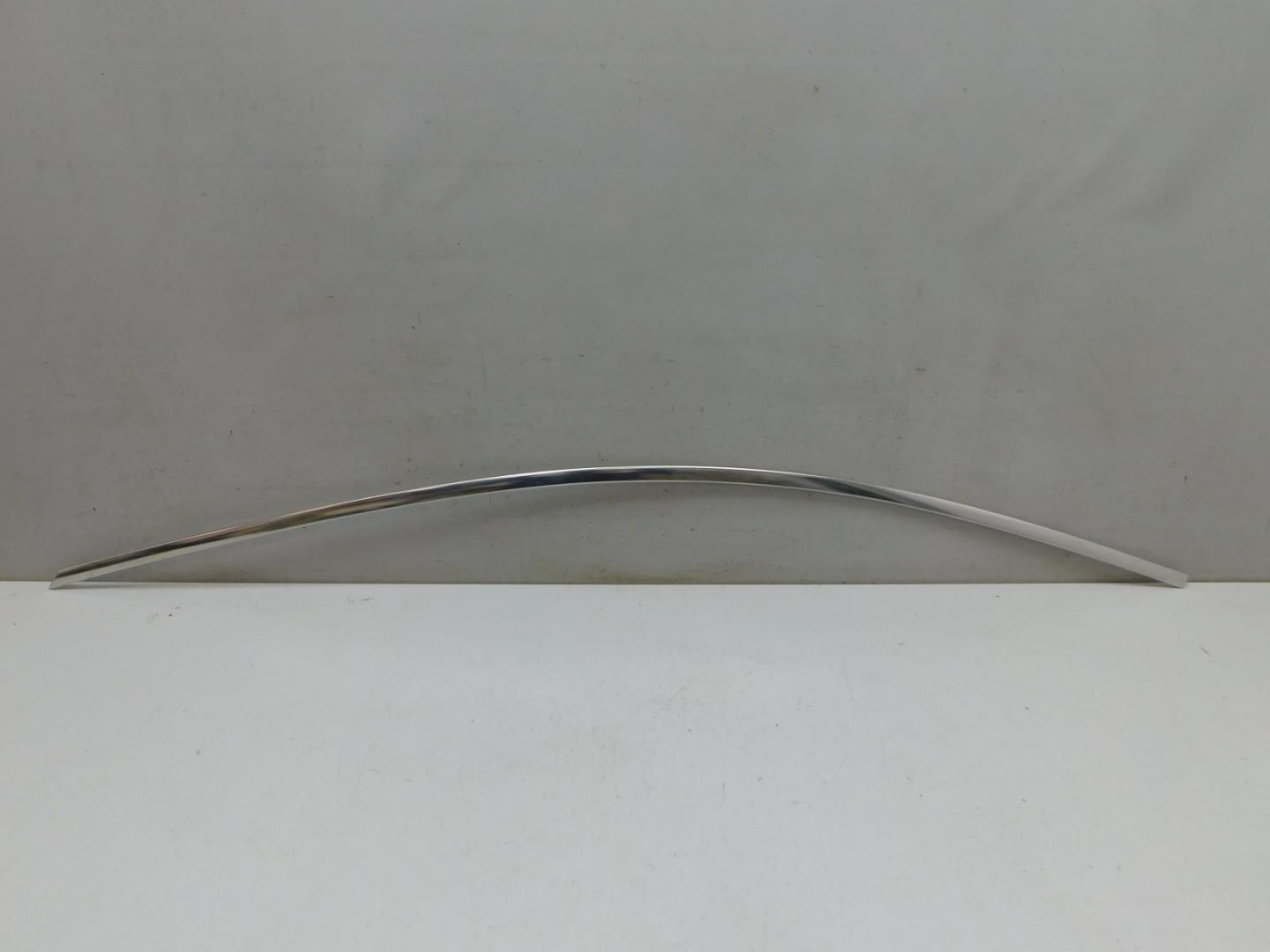 Молдинг двери передней левой