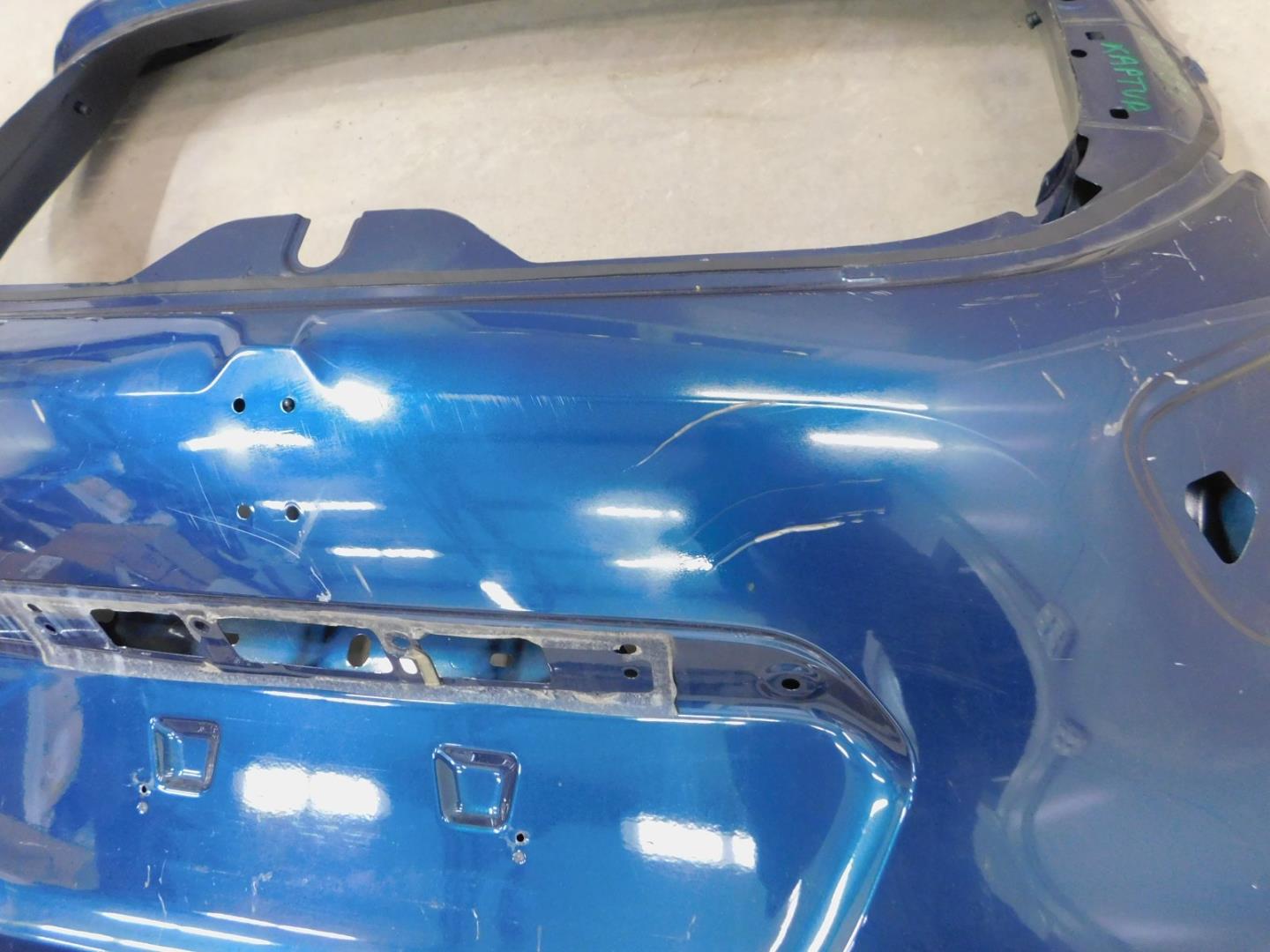 Дверь багажника