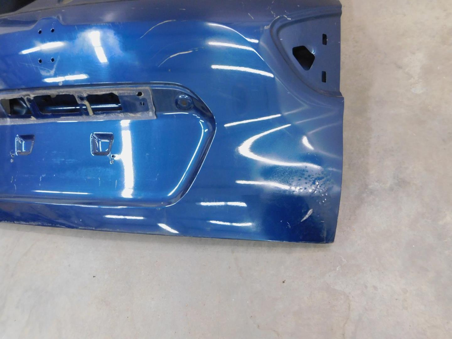 Дверь багажника