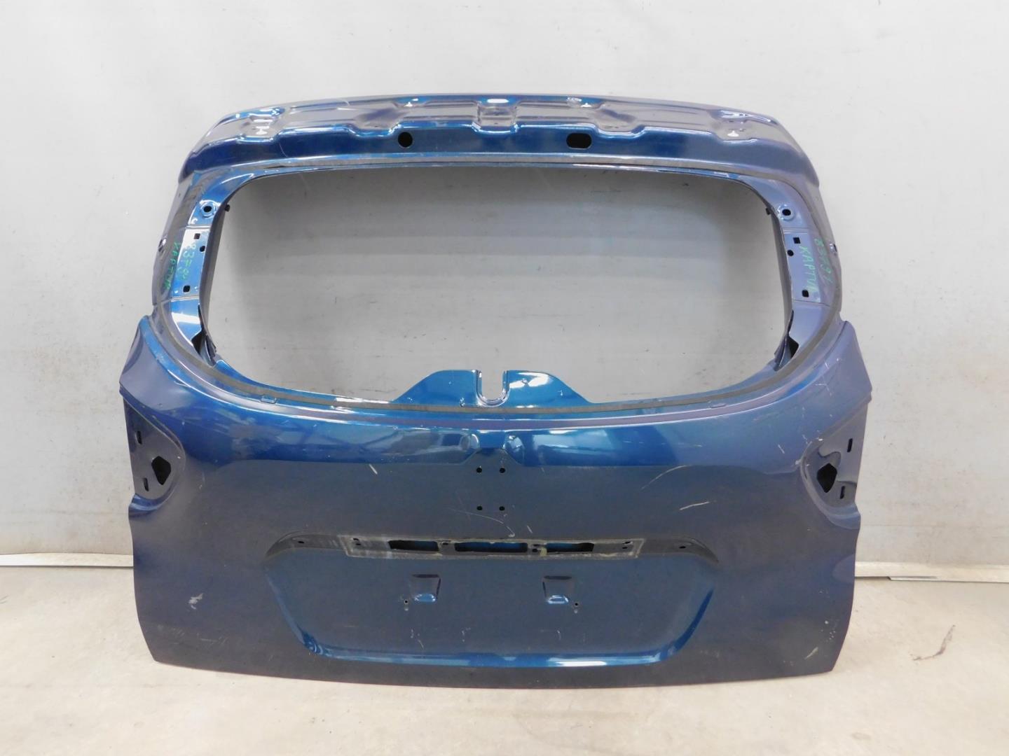 Дверь багажника