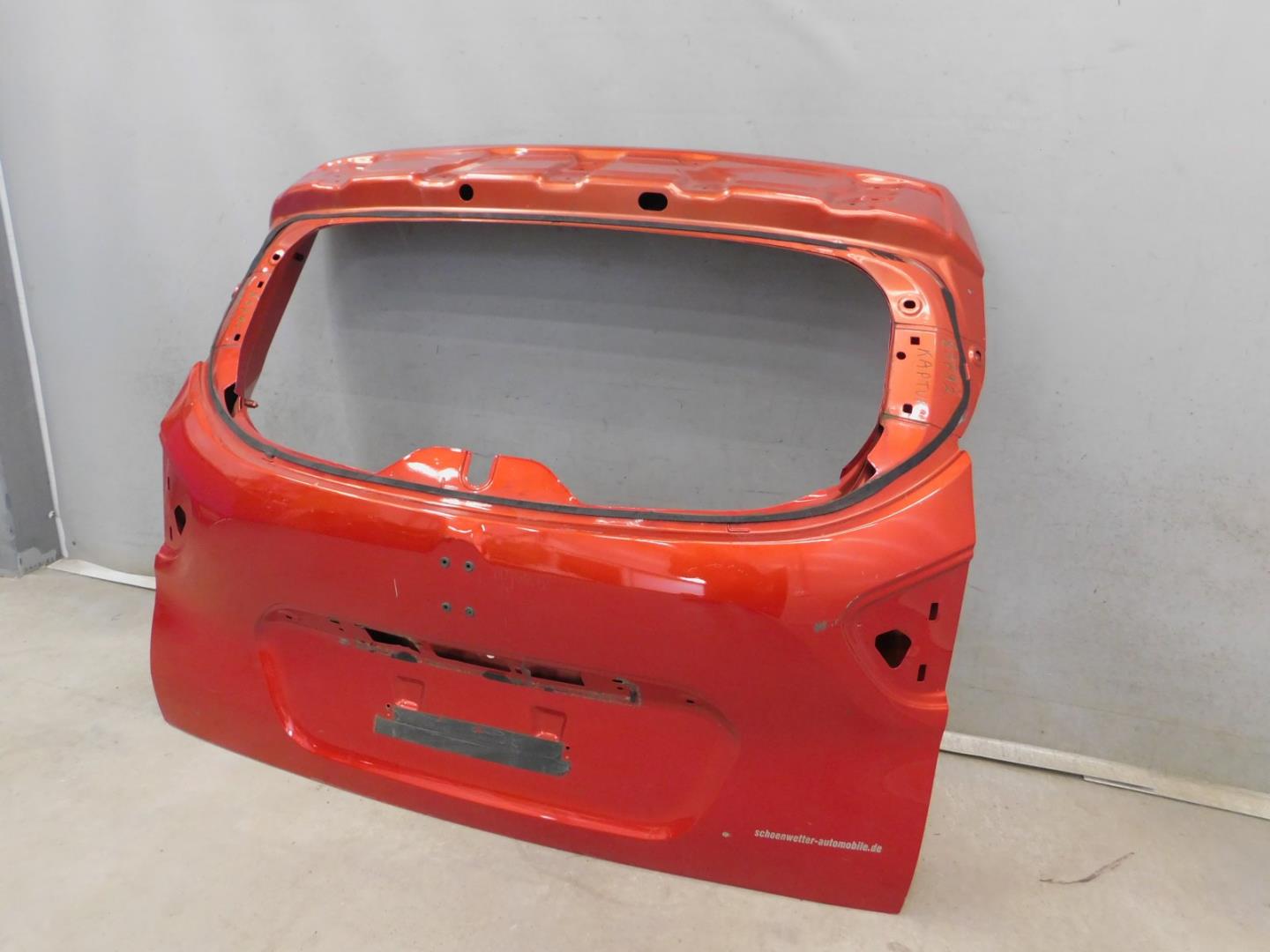 Дверь багажника