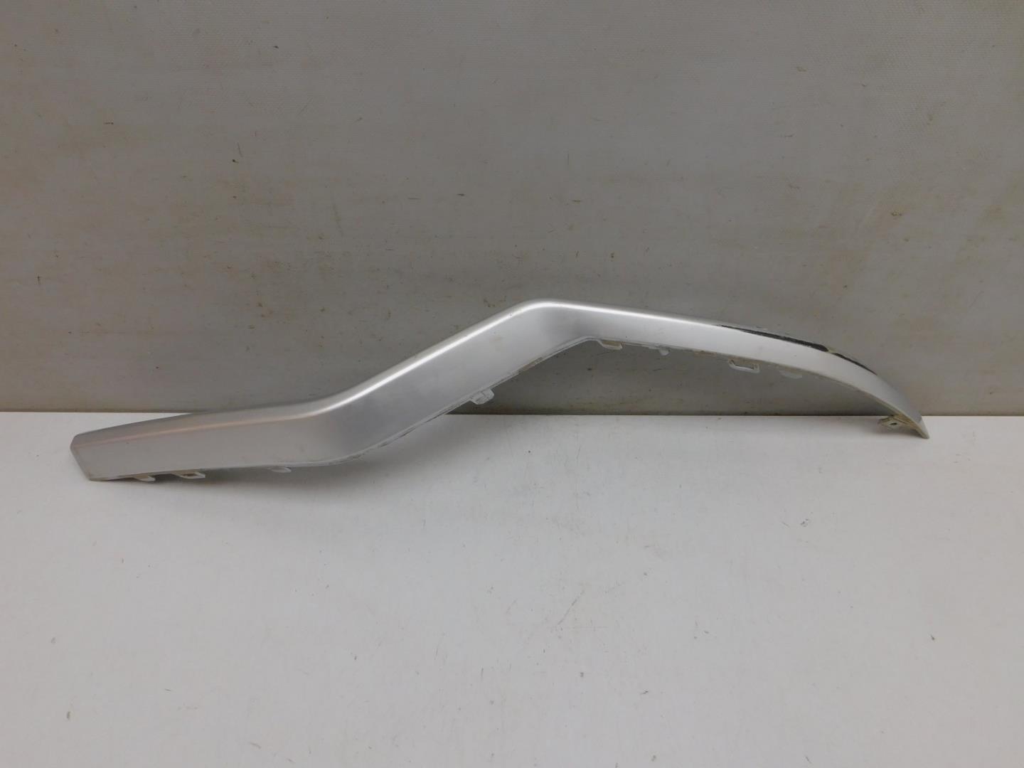 Накладка переднего бампера