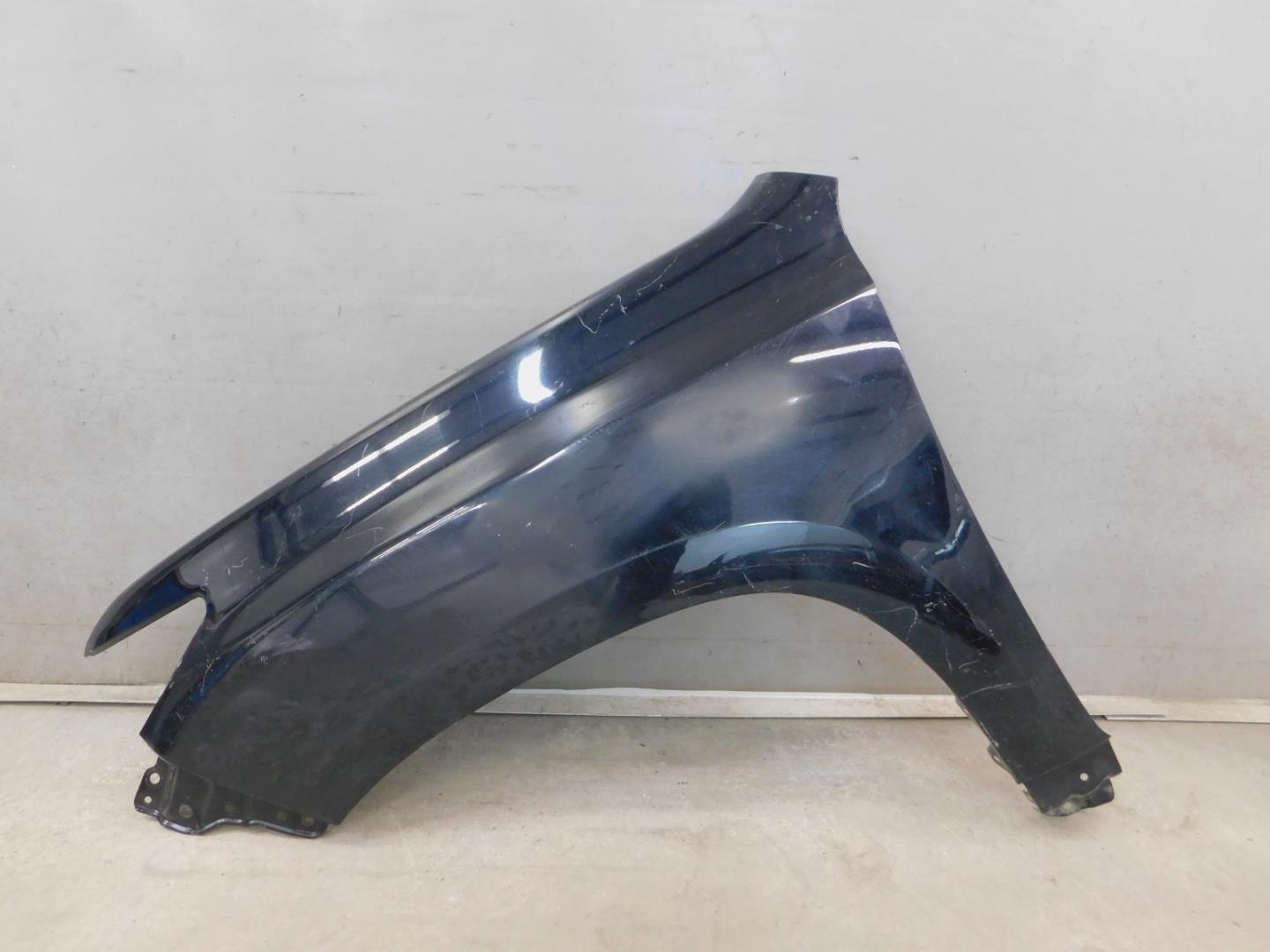 Крыло переднее левое