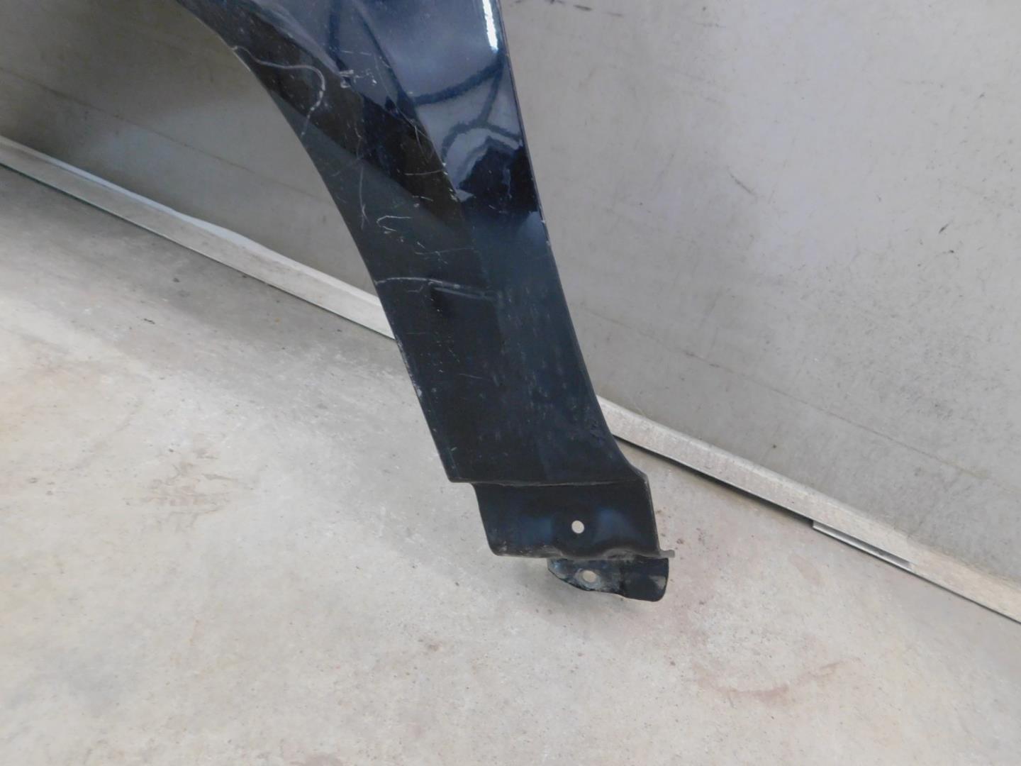 Крыло переднее левое