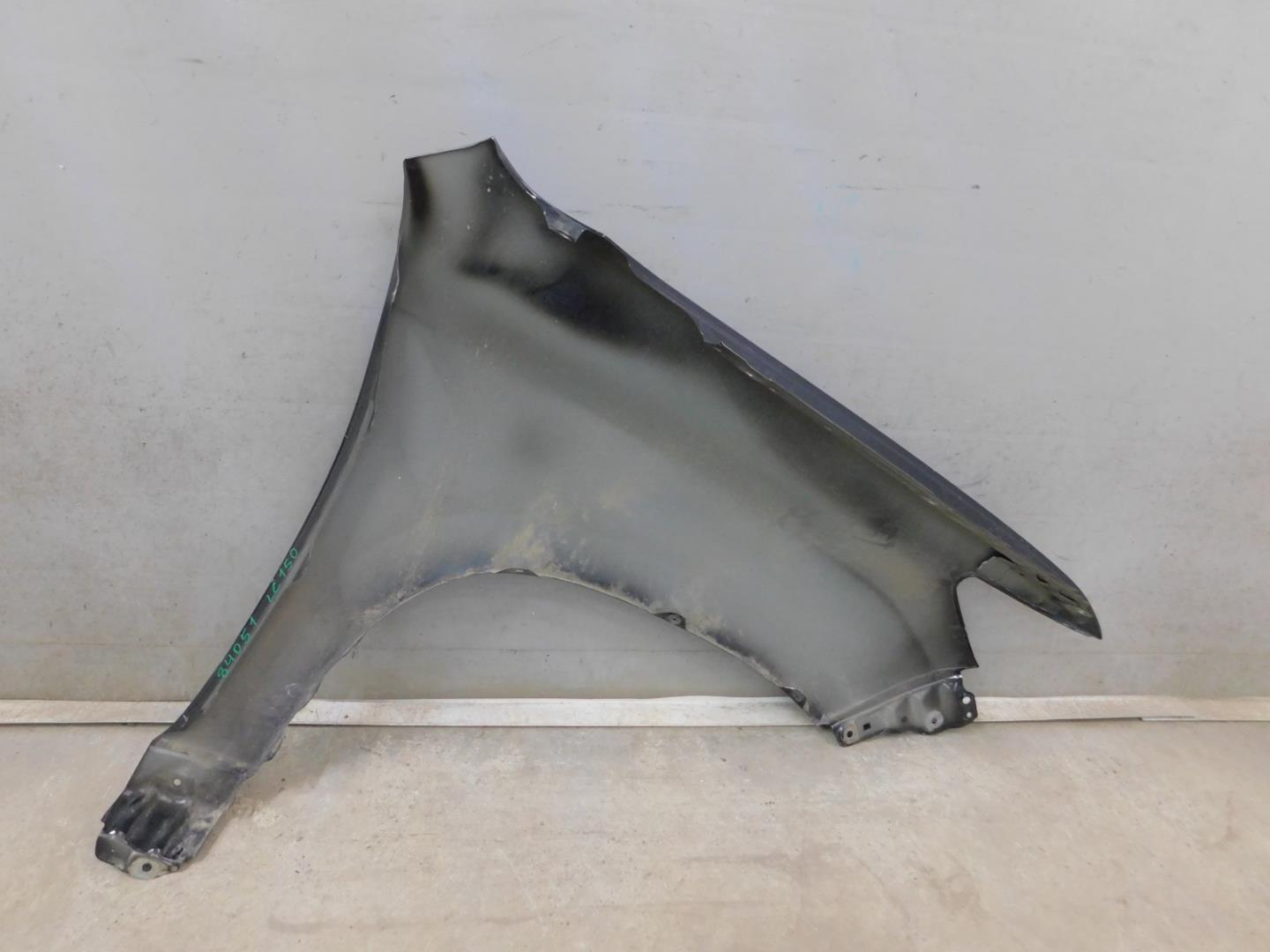 Крыло переднее левое