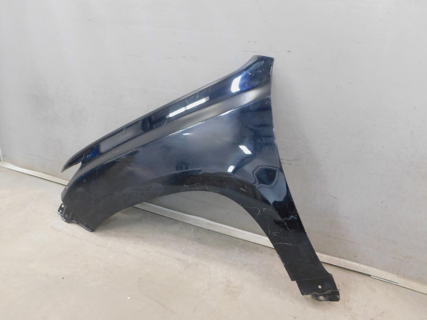 Крыло переднее левое