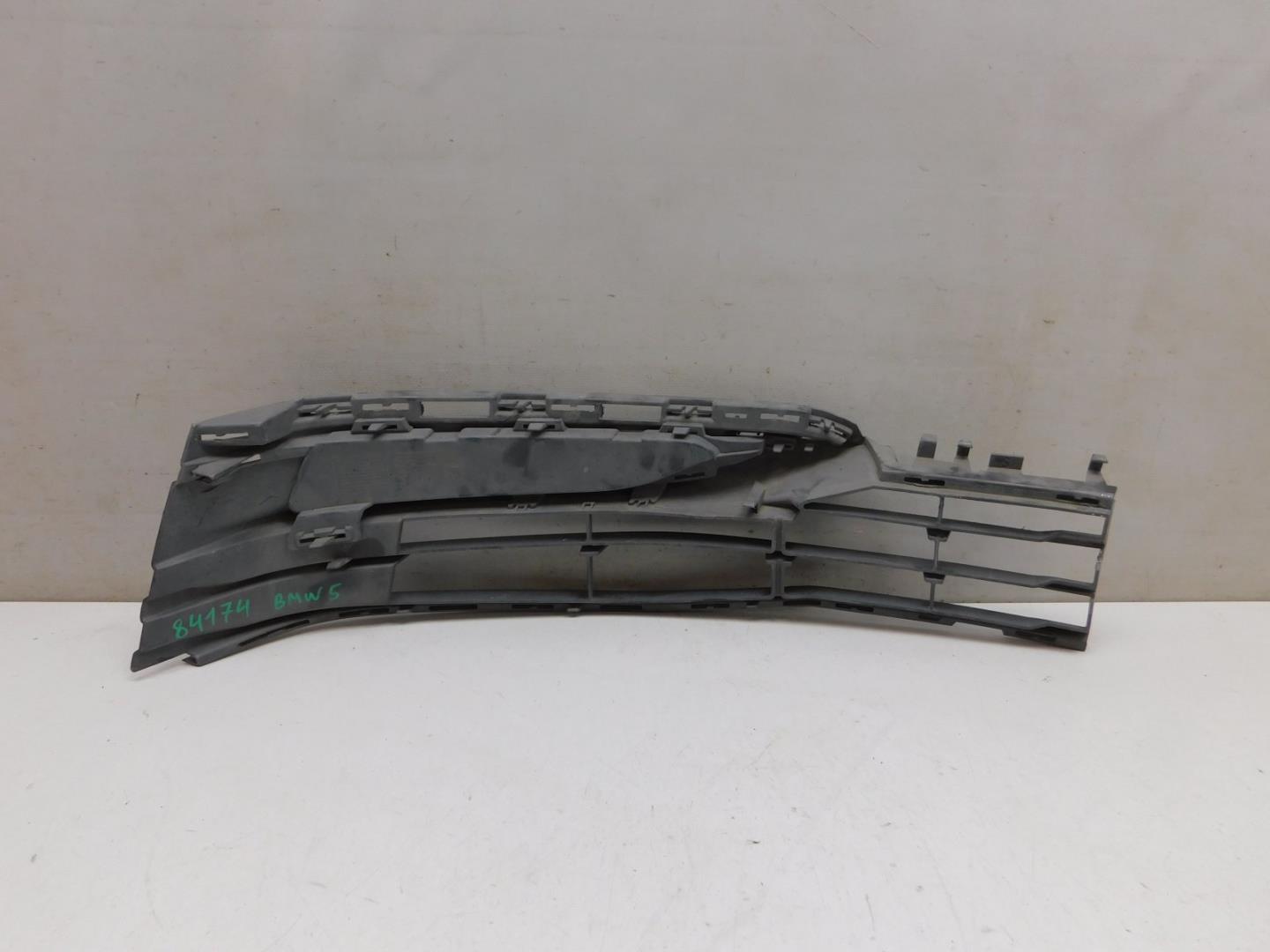 Решетка в бампер левая