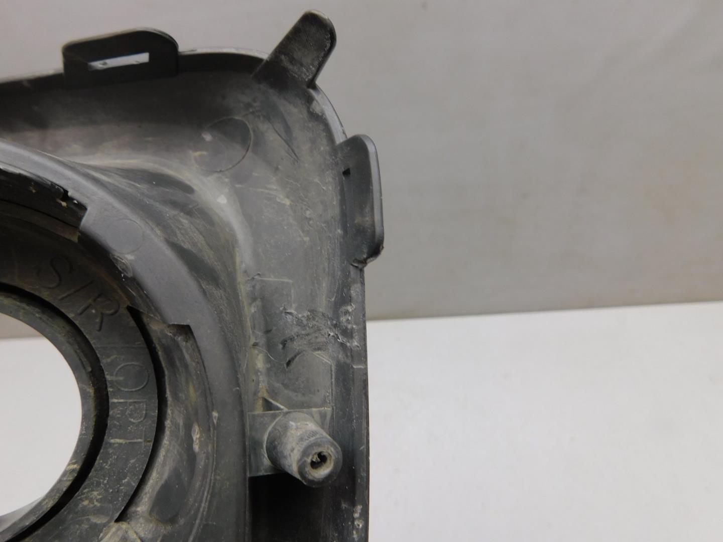 Решетка в бампер правая