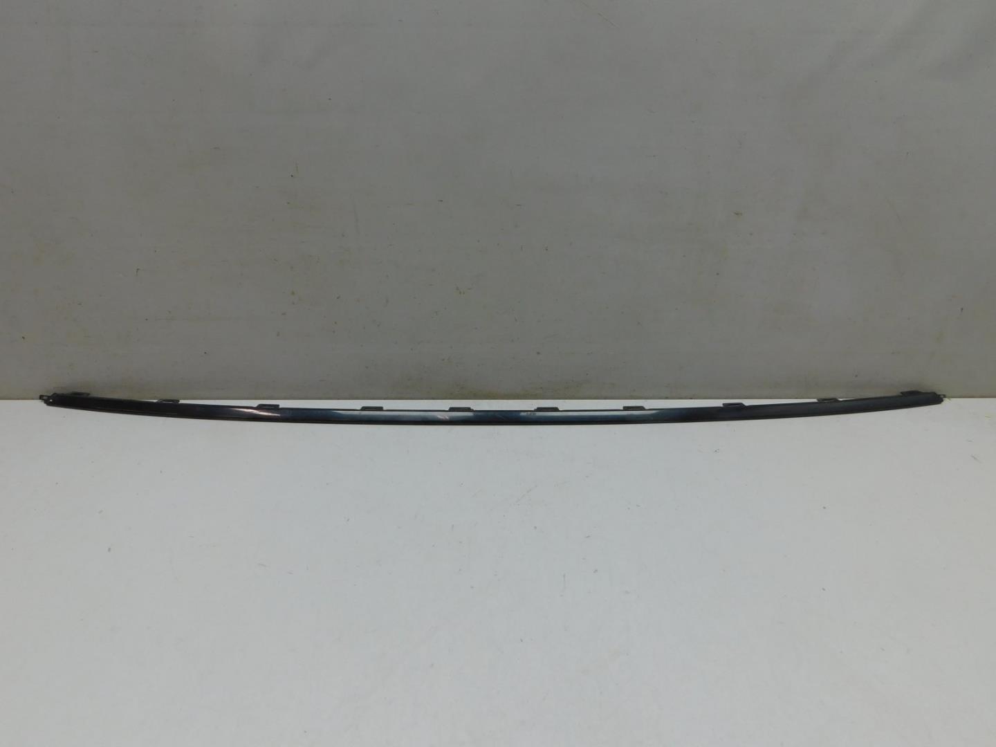 Молдинг заднего бампера