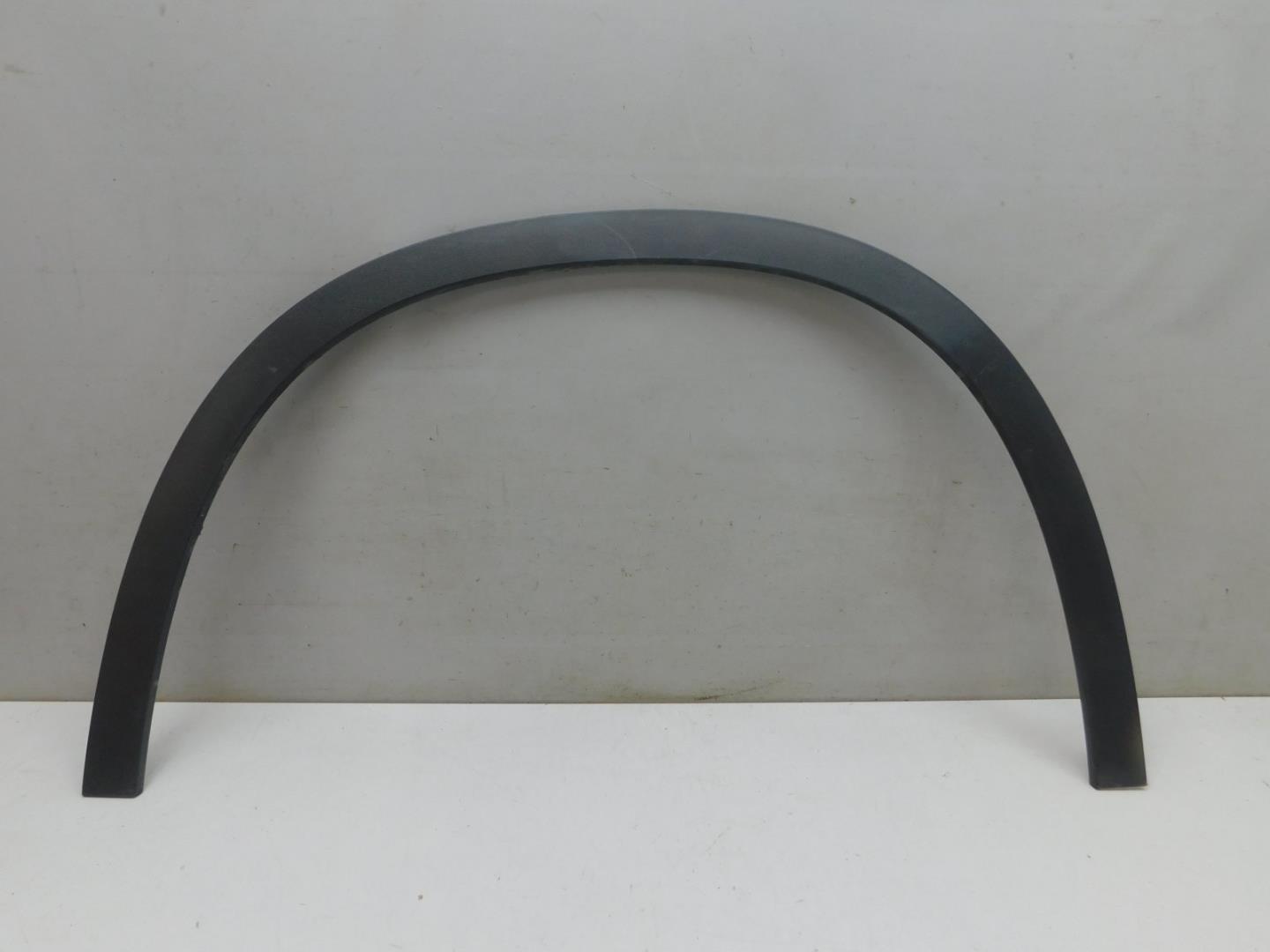 Накладка переднего крыла левого