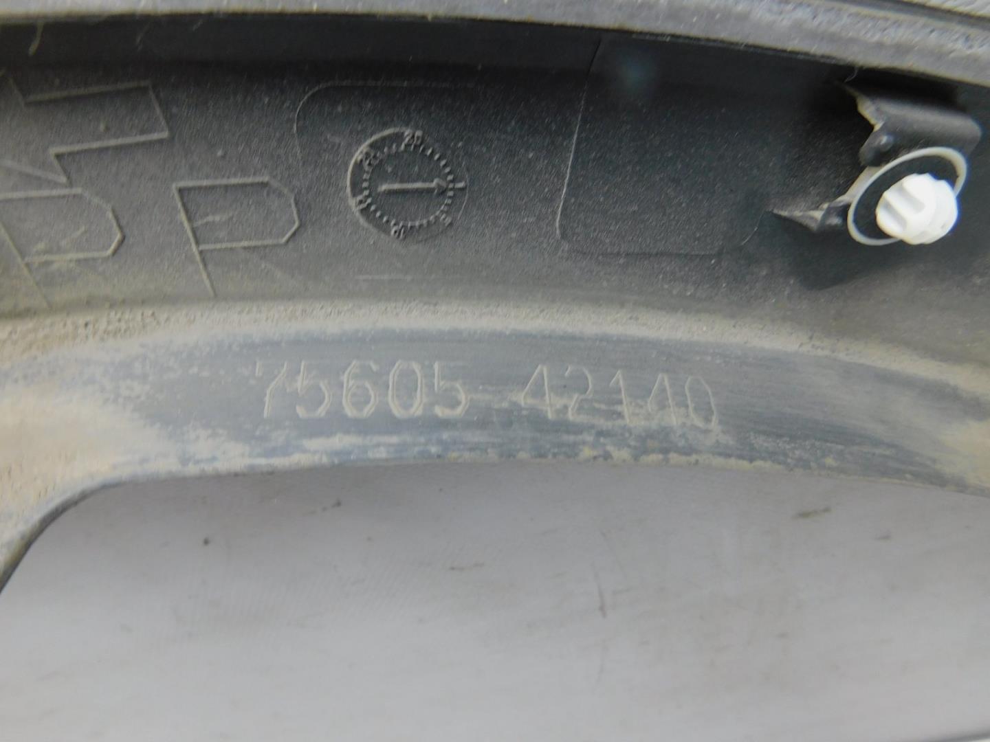 Накладка заднего крыла правого