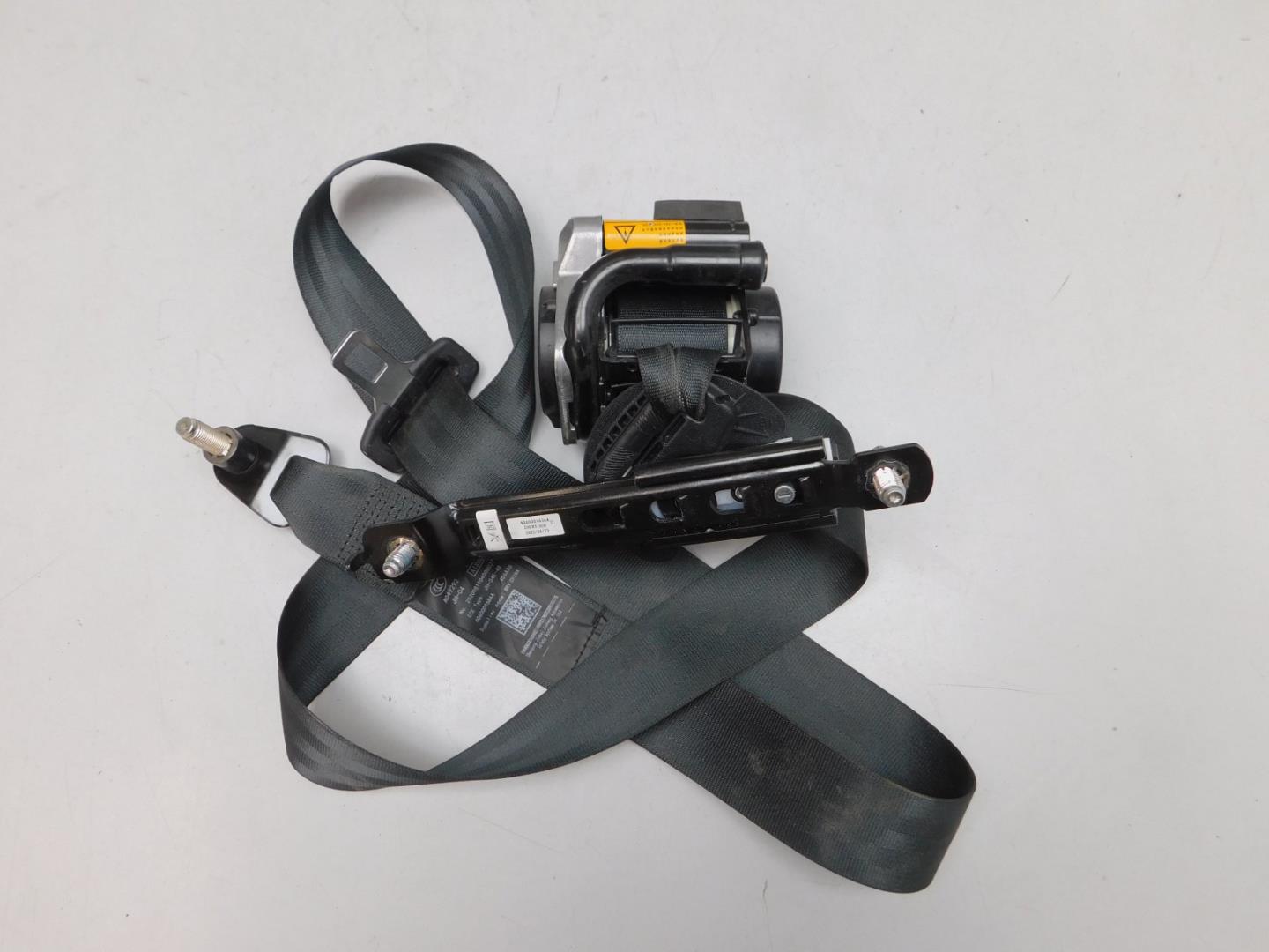 Ремень безопасности с пиропатроном