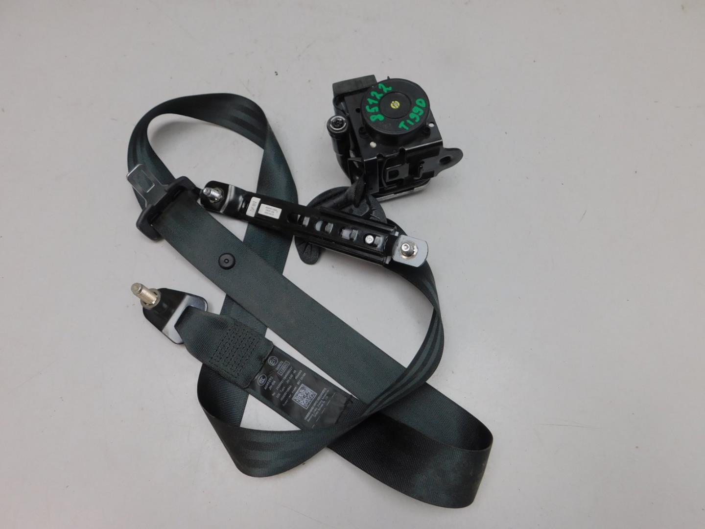 Ремень безопасности с пиропатроном