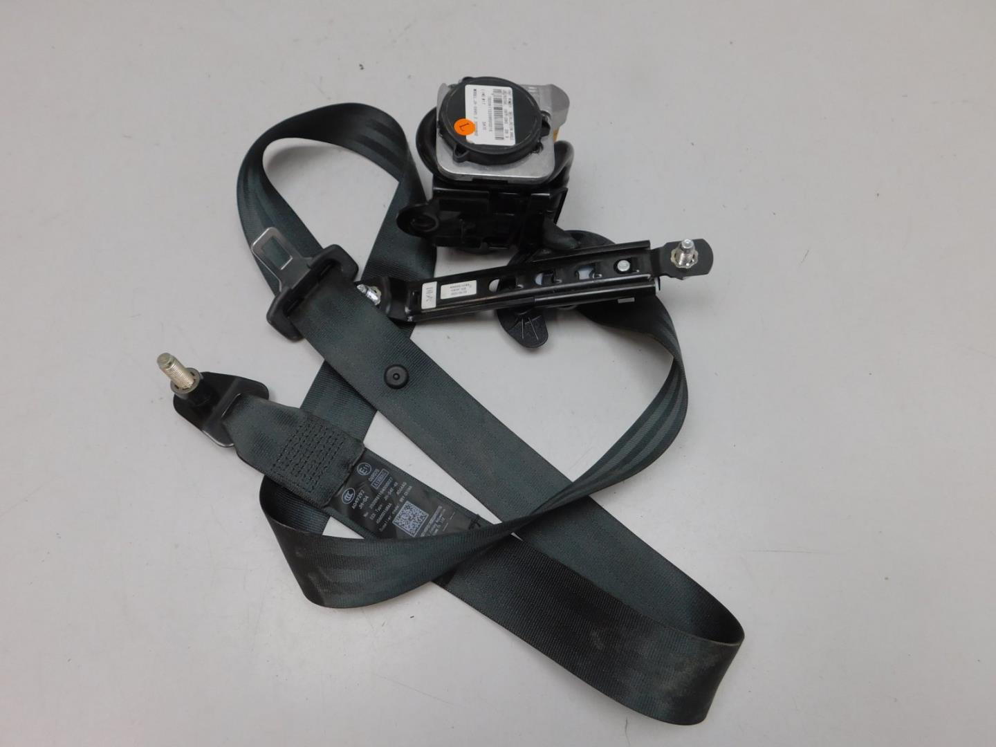 Ремень безопасности с пиропатроном