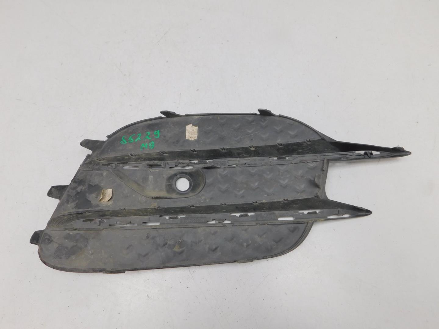 Решетка в бампер левая