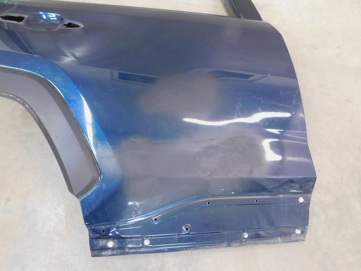 Дверь задняя правая