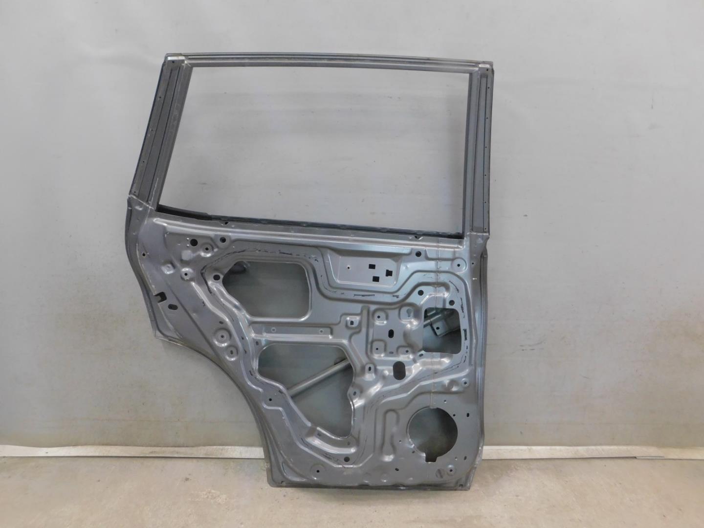 Дверь задняя левая