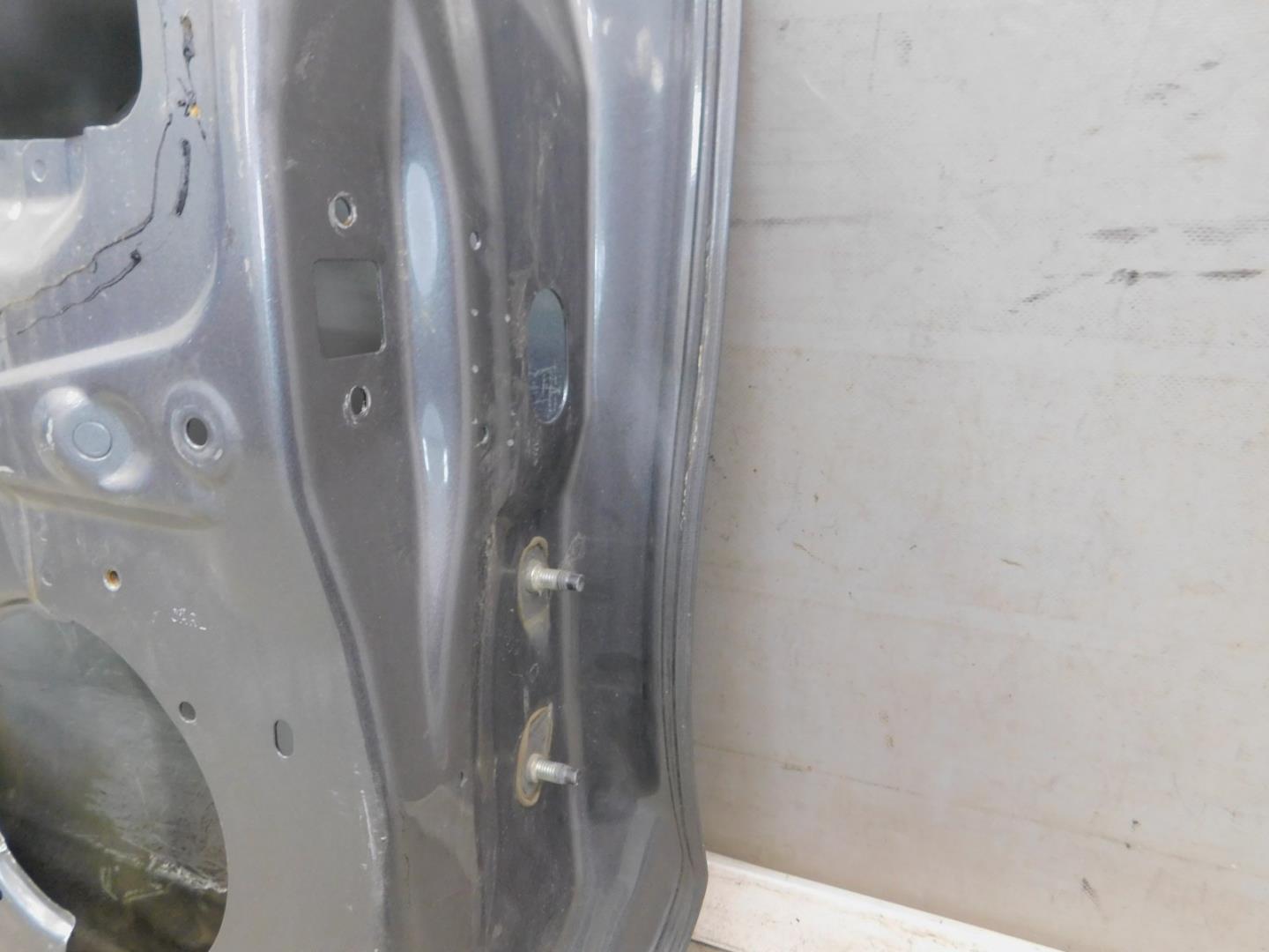 Дверь задняя левая