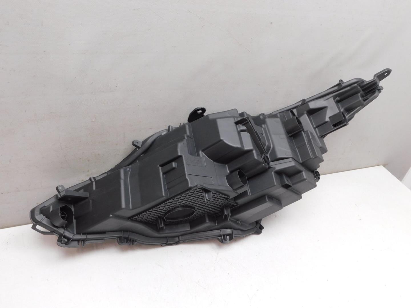 Корпус фары правой