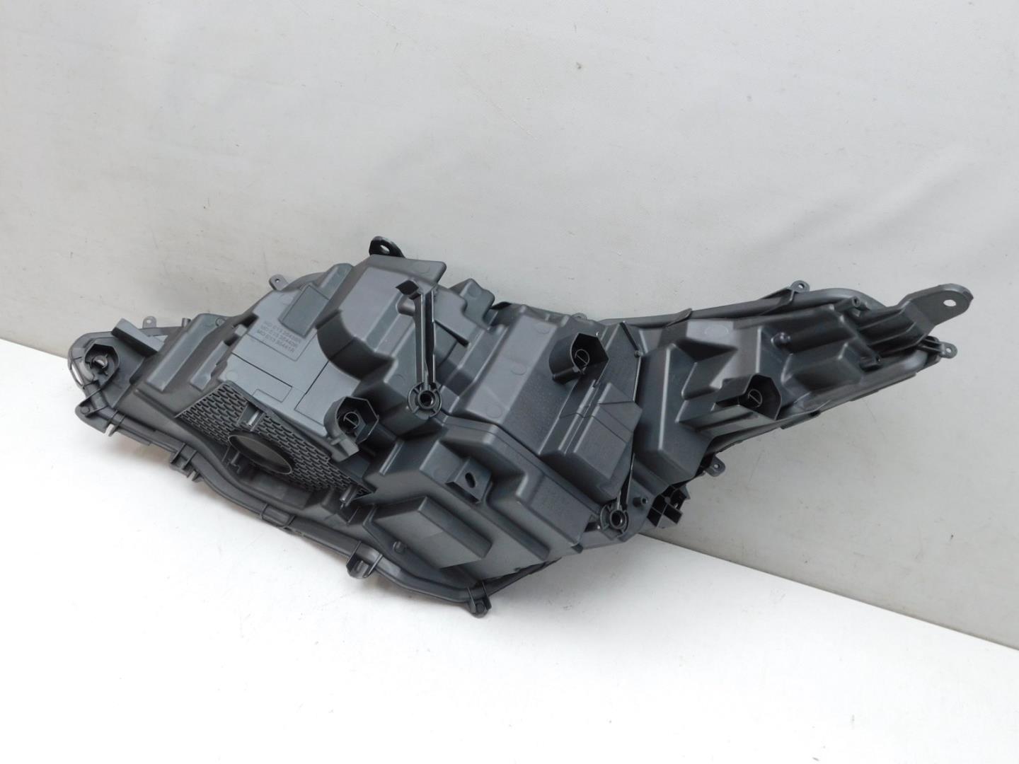 Корпус фары правой