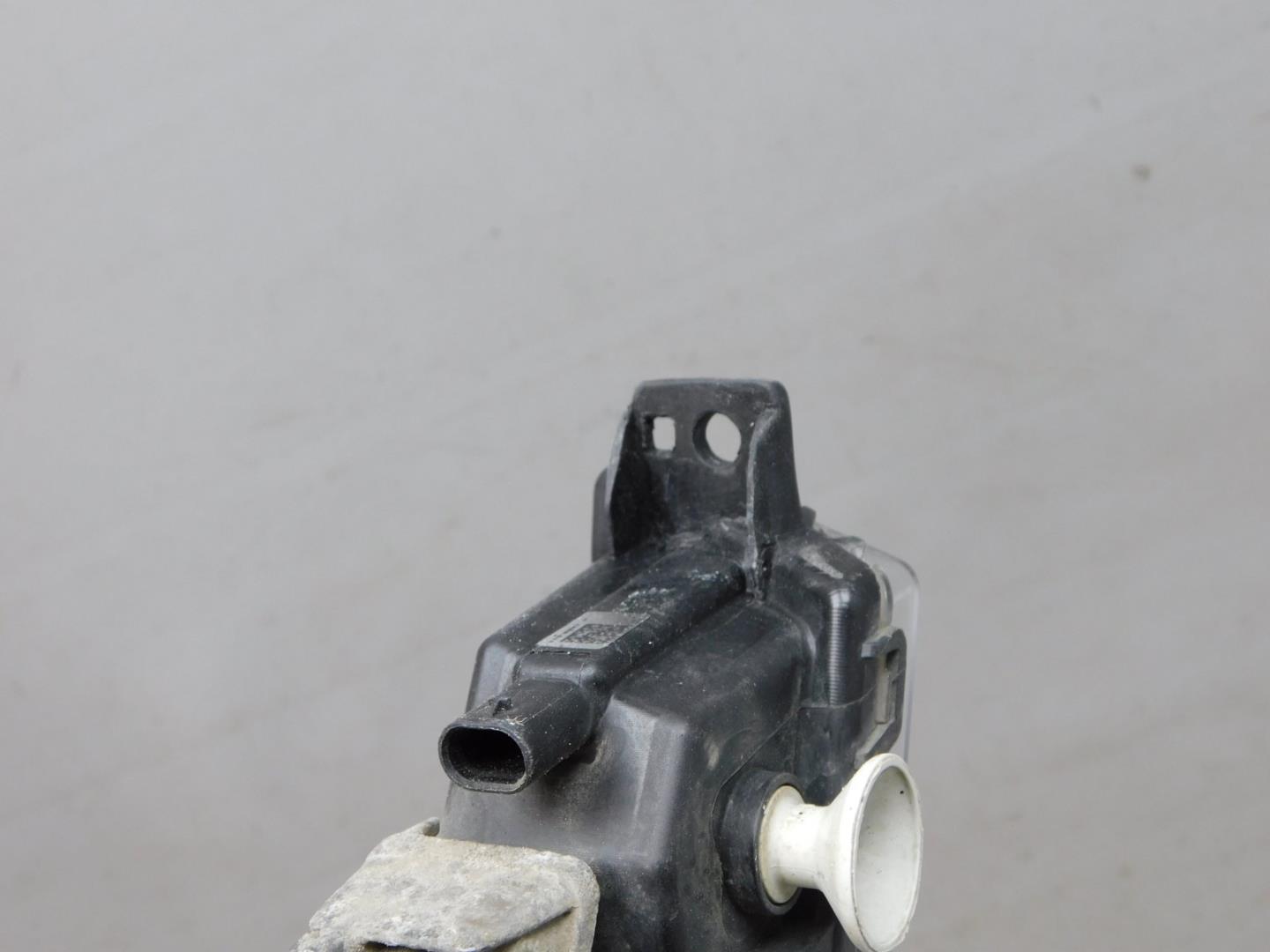 Фара противотуманная левая