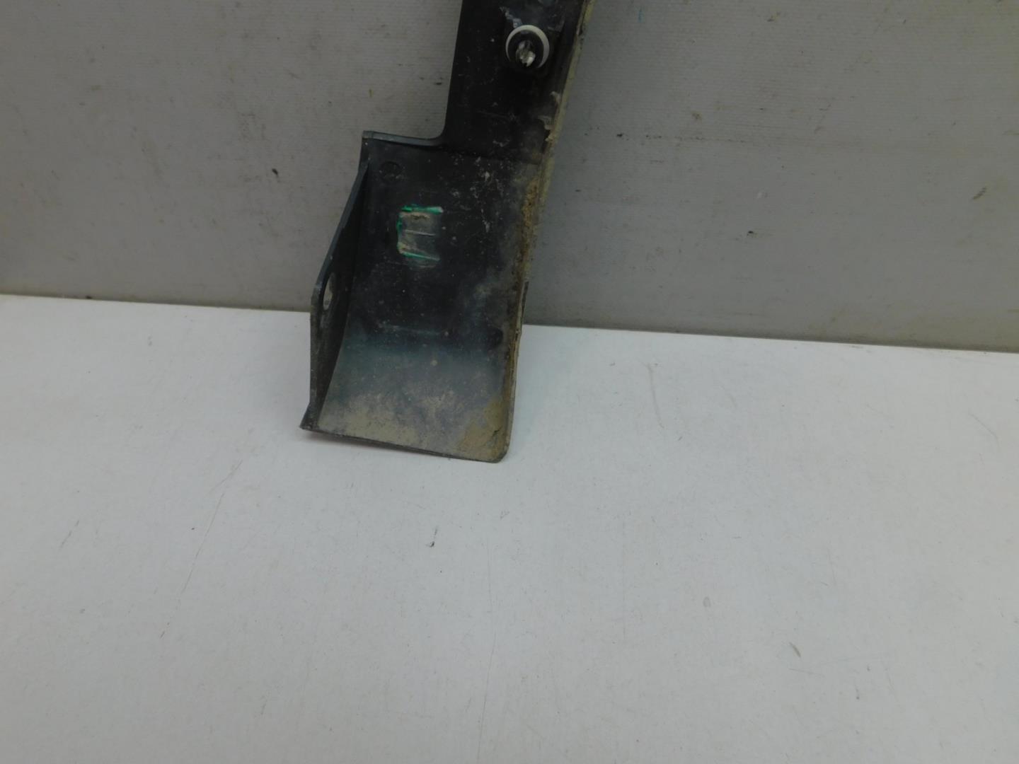 Накладка переднего крыла левого