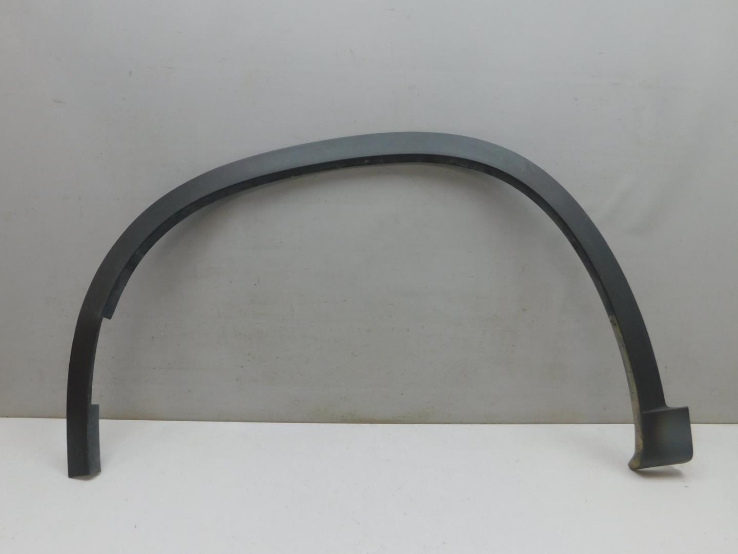 Накладка переднего крыла левого