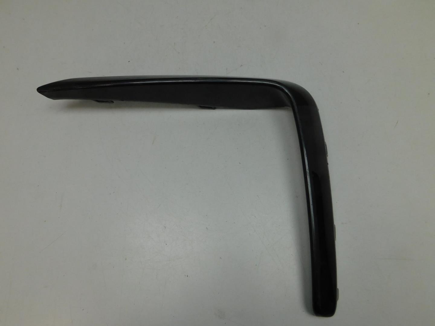 Накладка переднего бампера