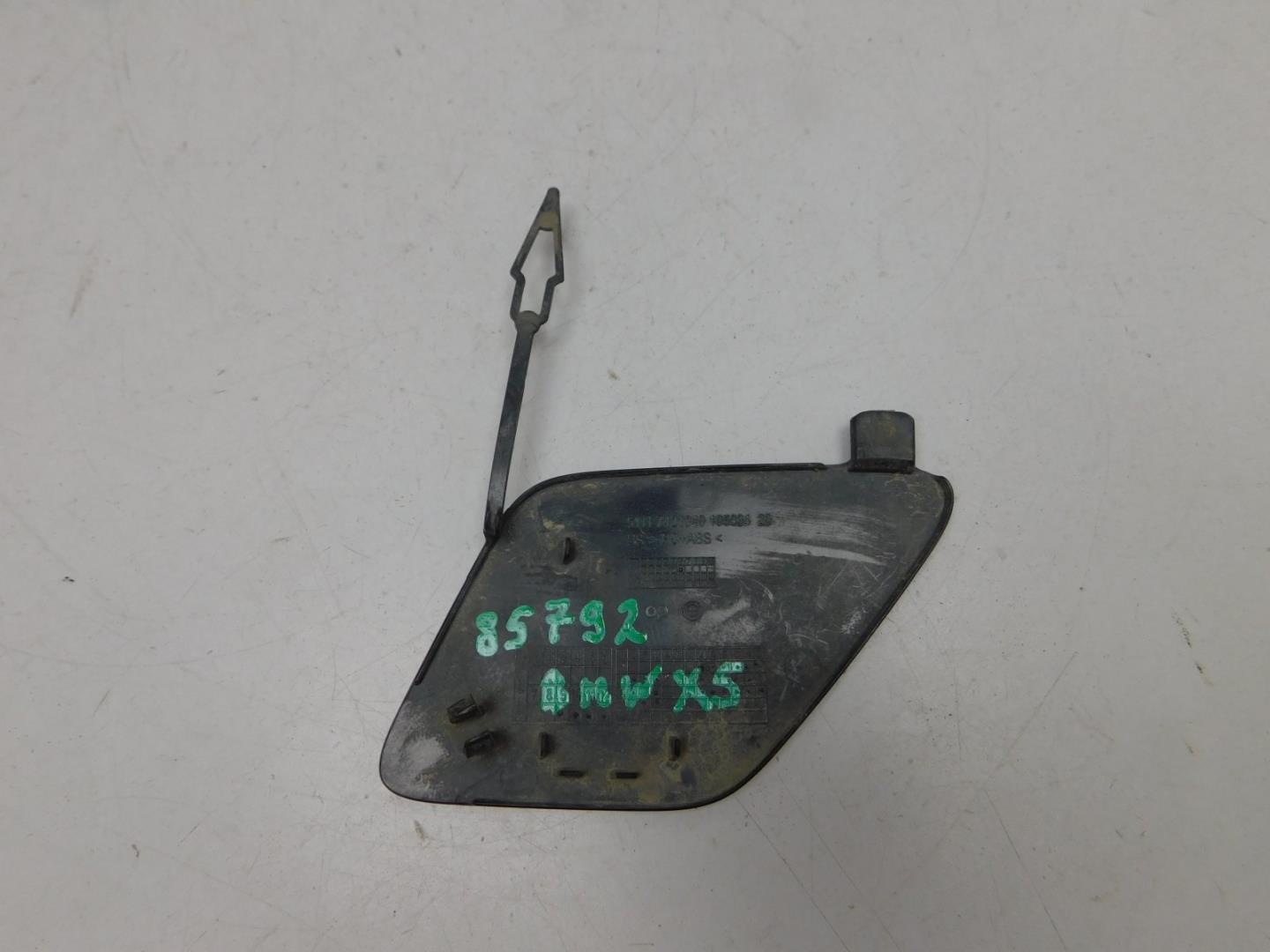 Заглушка буксировочного крюка