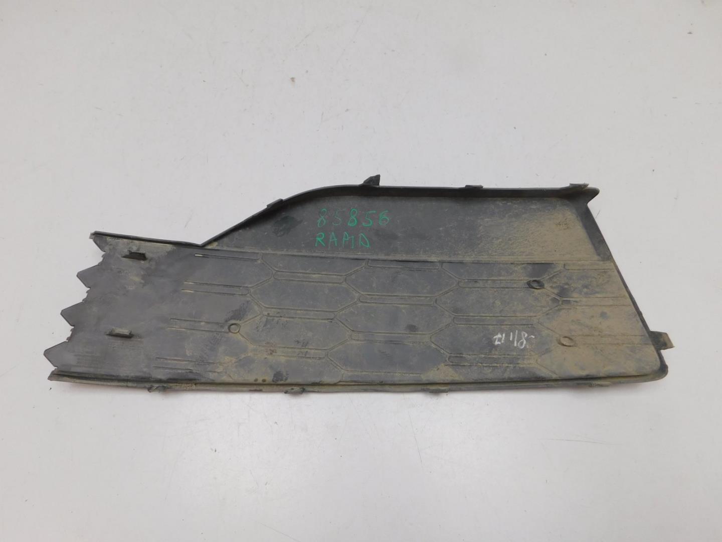 Решетка в бампер правая