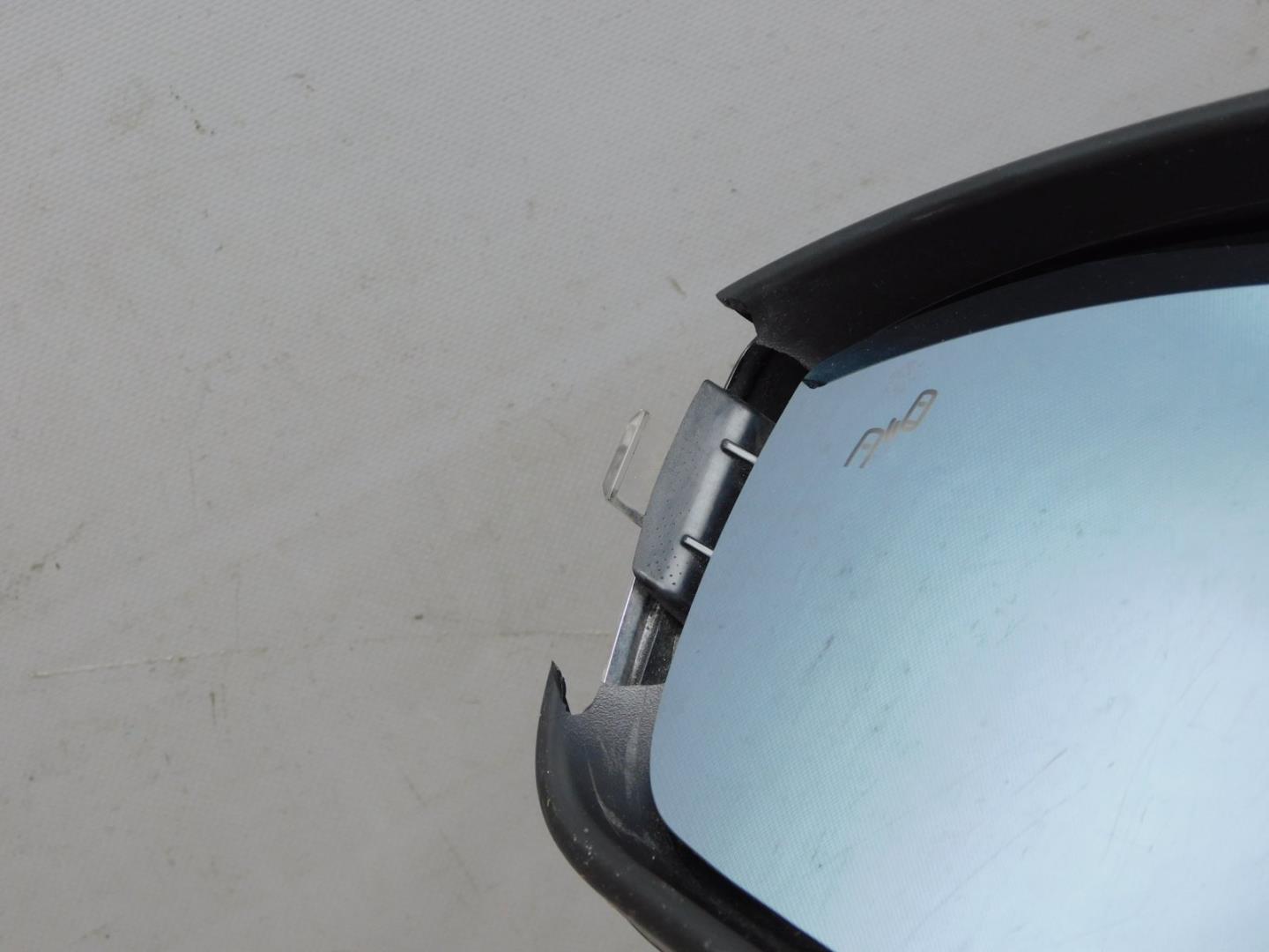 Зеркало левое электрическое