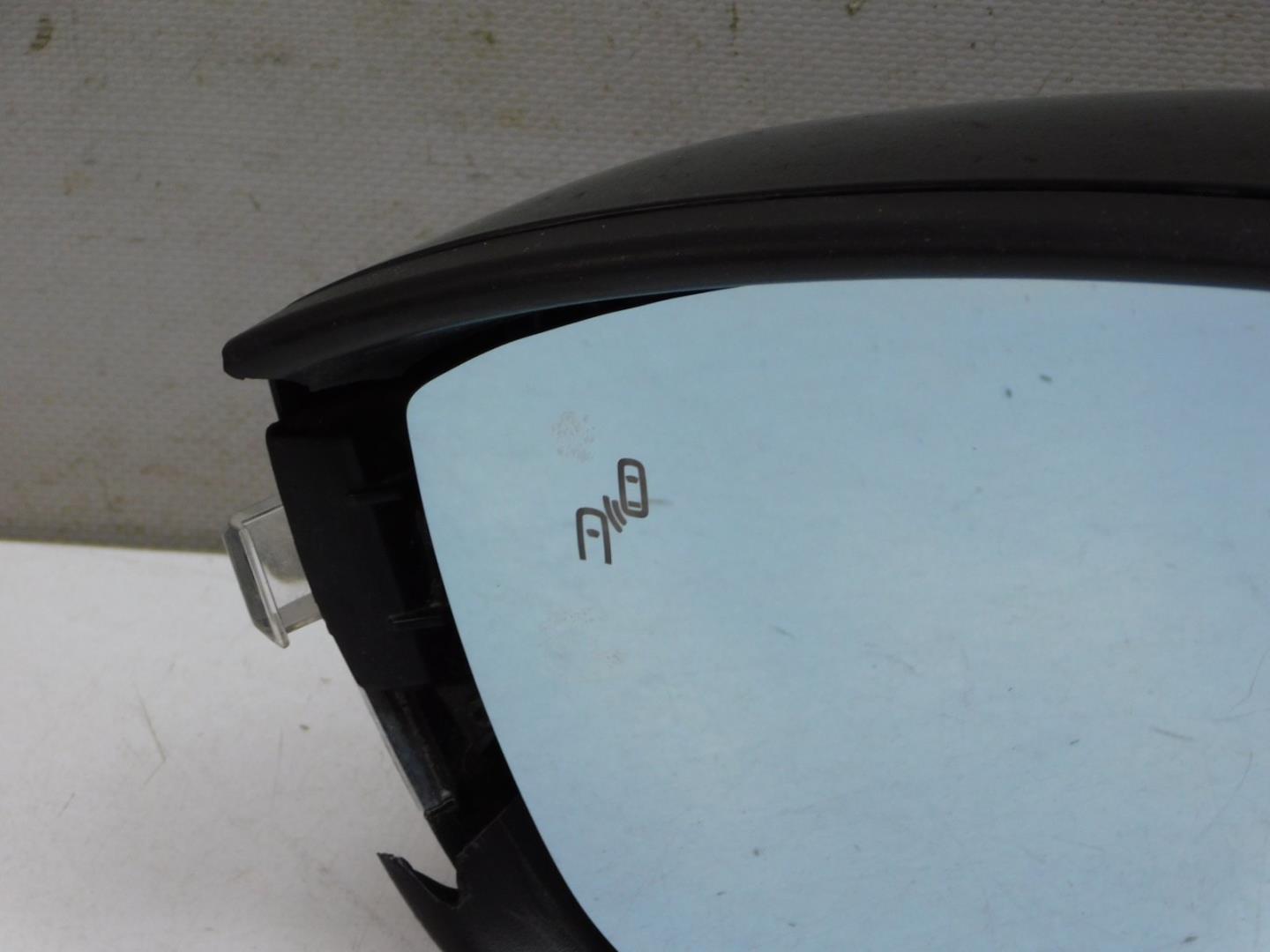 Зеркало левое электрическое