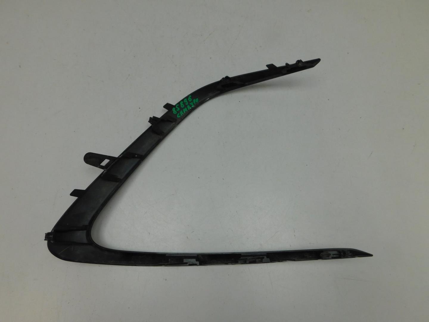 Молдинг переднего бампера