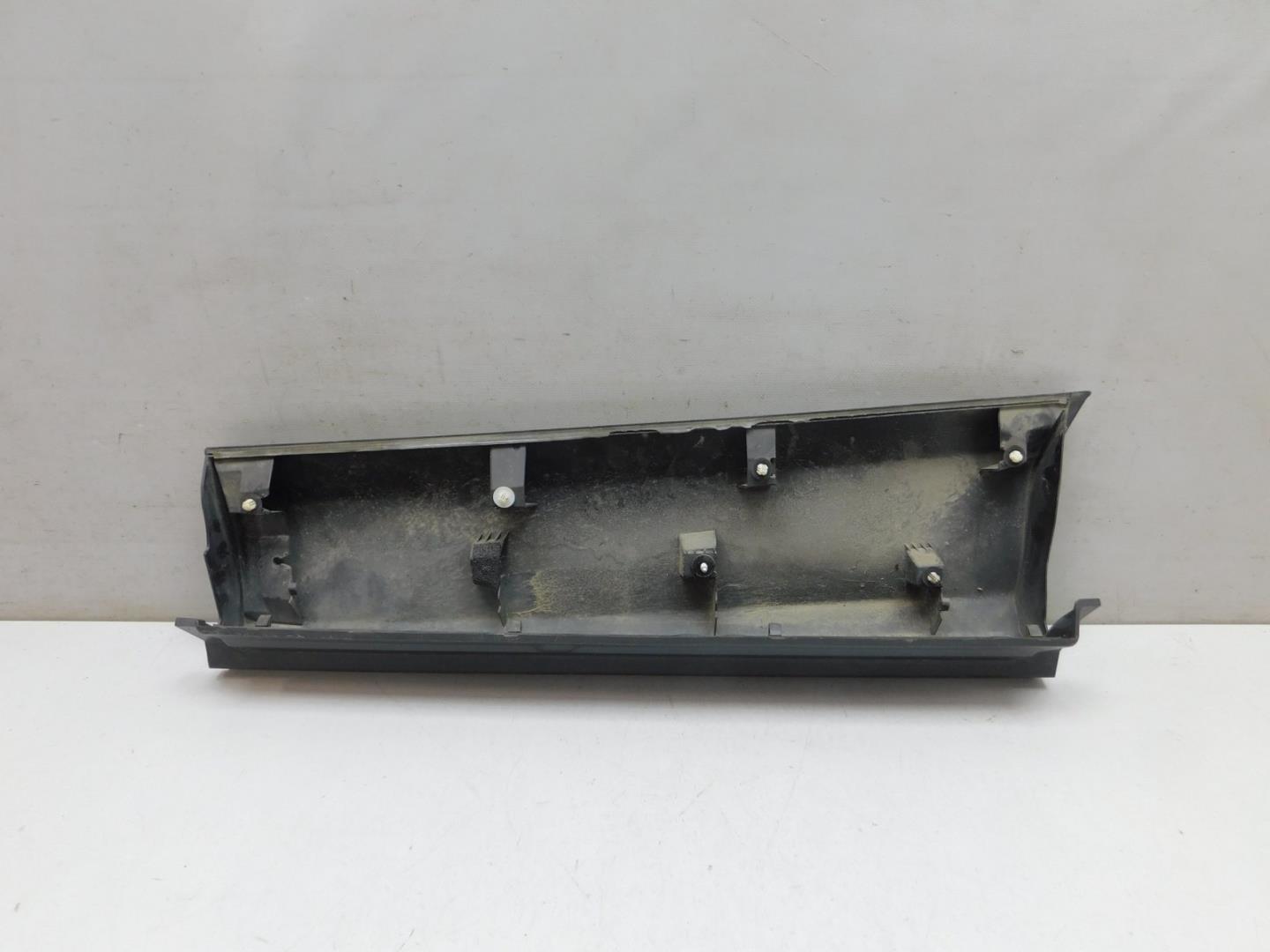 Накладка двери задней правой