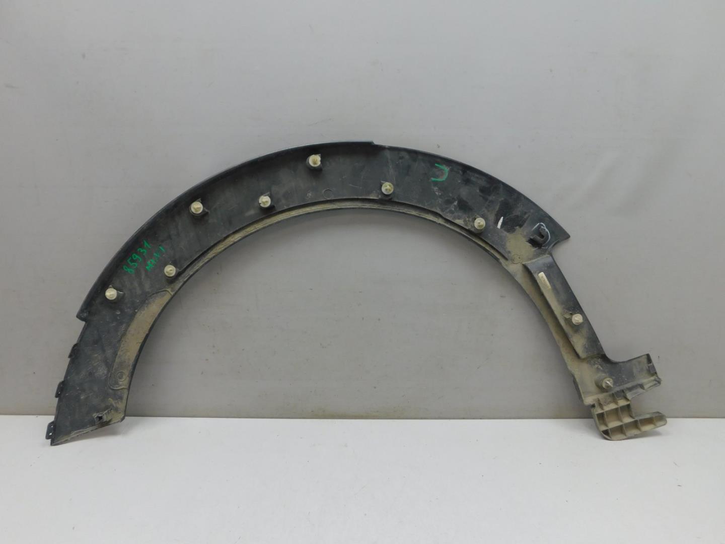 Накладка переднего крыла правого