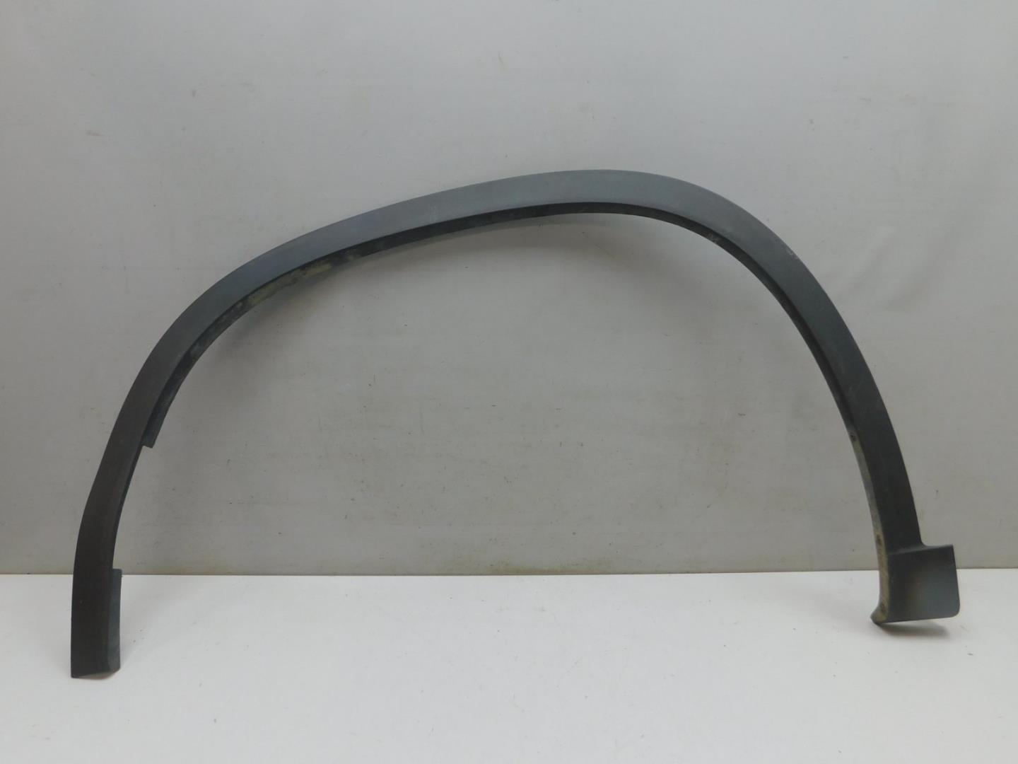 Накладка переднего крыла левого