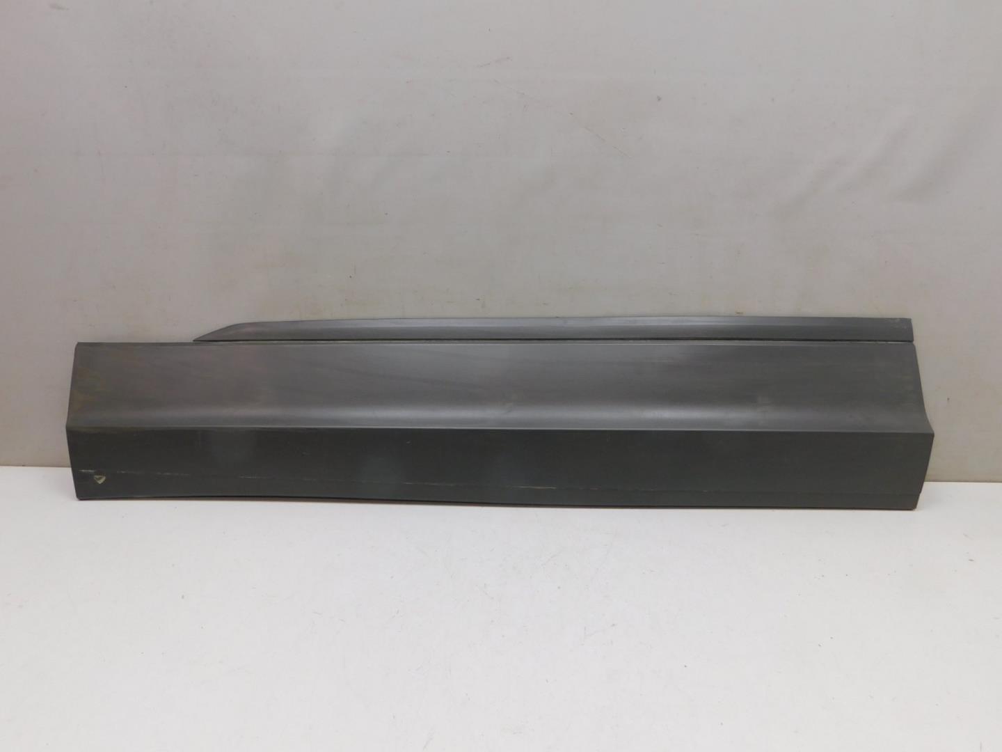 Накладка двери передней левой