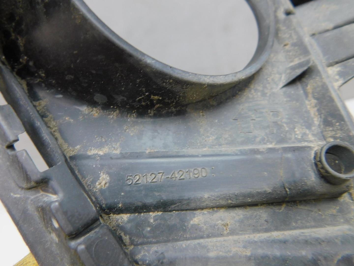 Решетка в бампер правая