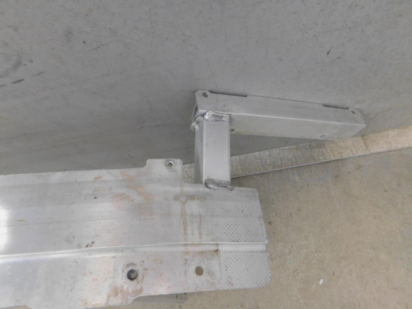 Усилитель переднего бампера