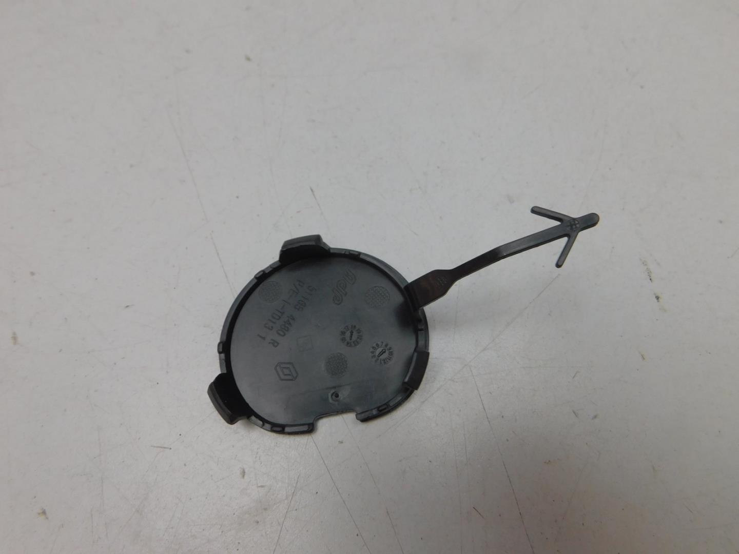 Заглушка буксировочного крюка