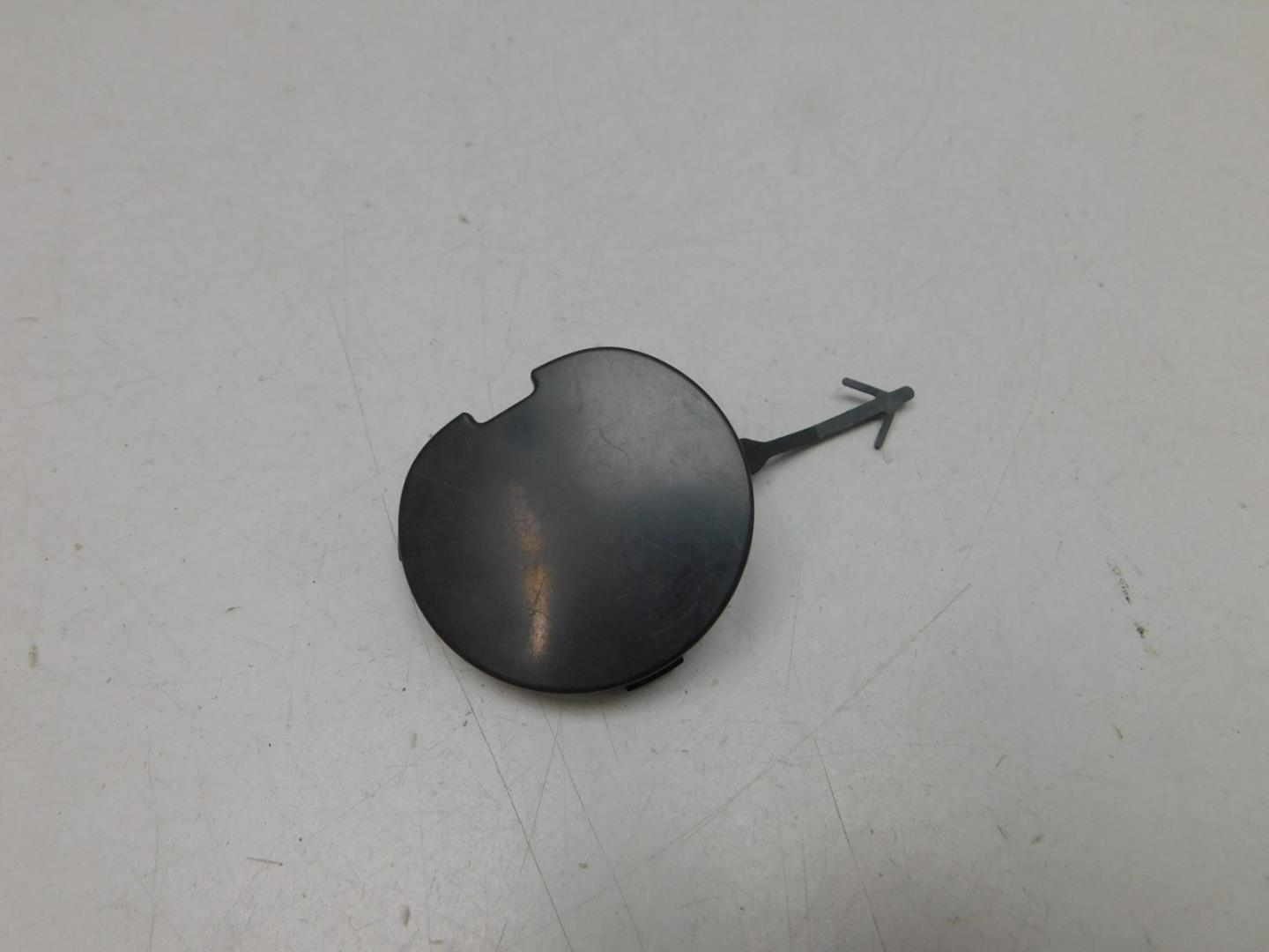 Заглушка буксировочного крюка