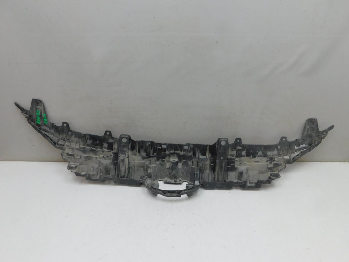 Кронштейн решетки радиатора