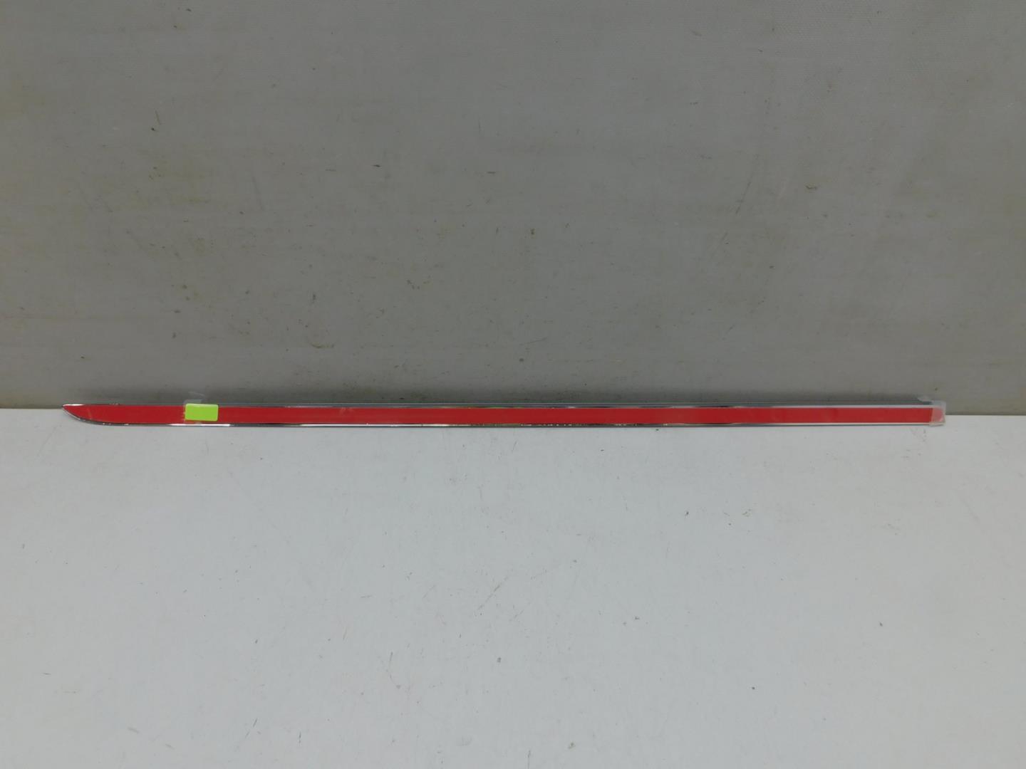 Молдинг задней правой двери