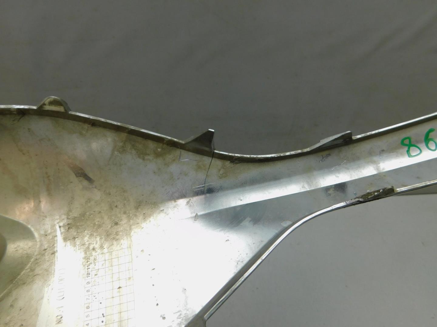 Накладка переднего бампера