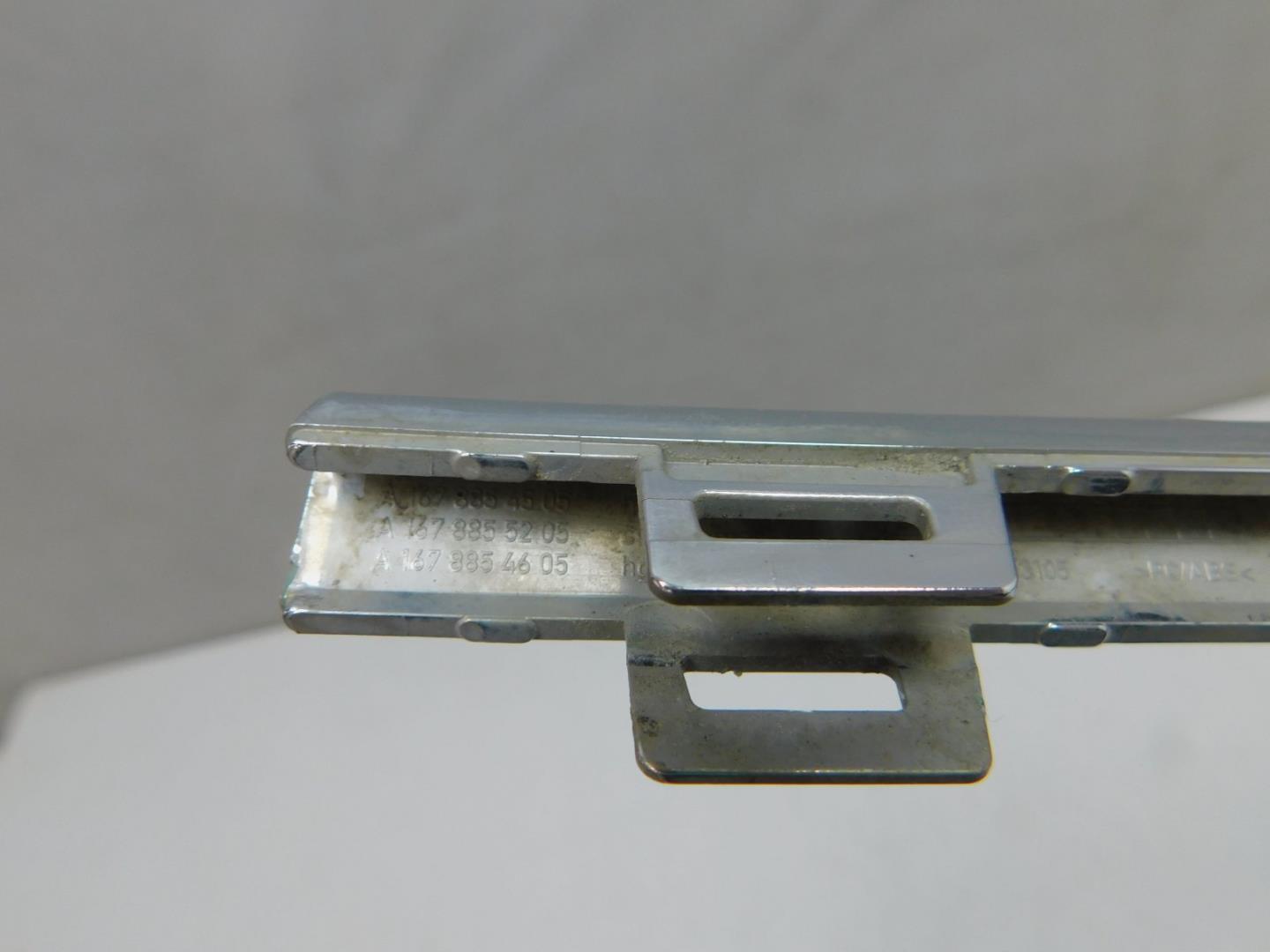 Молдинг переднего бампера