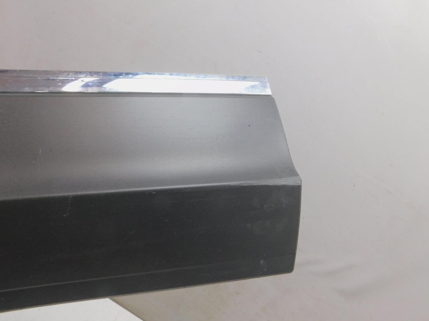 Накладка двери задней правой