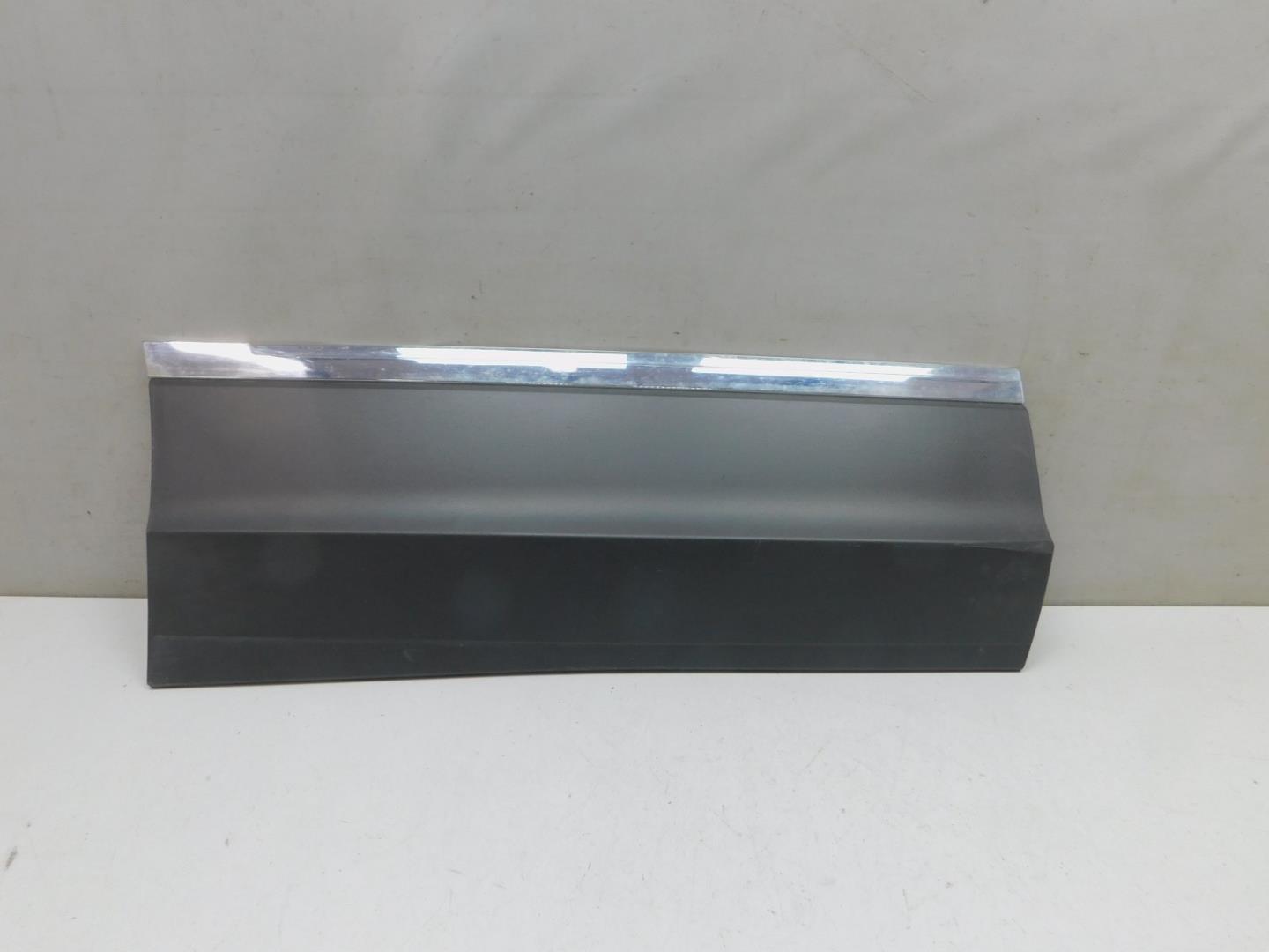 Накладка двери задней правой